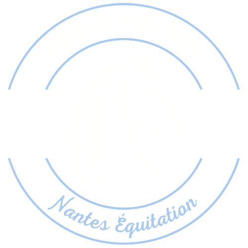 Logo de l'Écurie Fruchet avec un cheval stylisé au centre, entouré du texte 'ÉCURIE FRUCHET' en haut et 'Nantes Équitation' en bas.