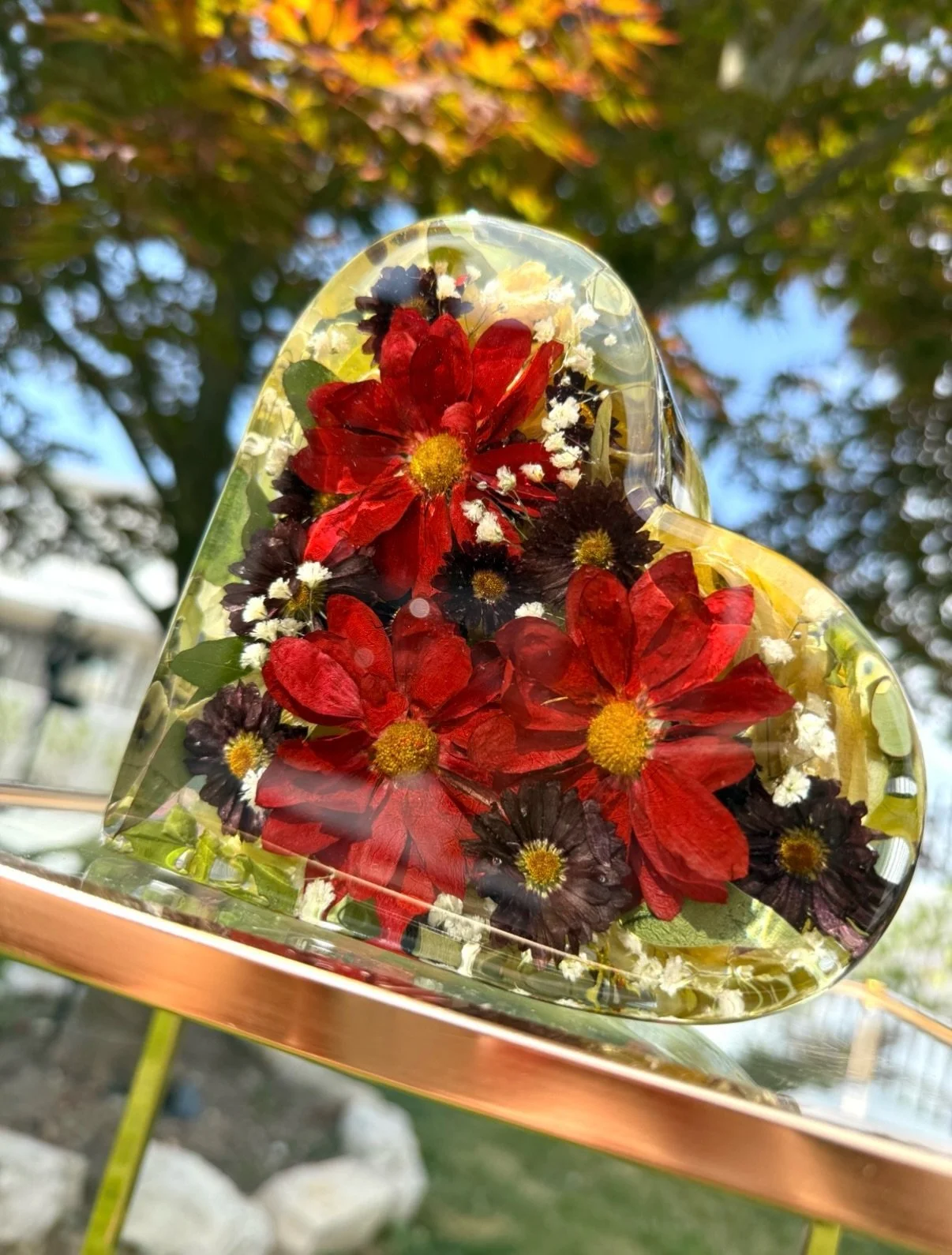 Lo scorso anno Susanna mi aveva affidato il suo bouquet, trasformandolo in un ricordo da custodire per sempre.

Quest&rsquo;anno mi ha ricontattata con un desiderio speciale: regalare la stessa emozione alla sua cara amica Giulia, ormai prossima al m