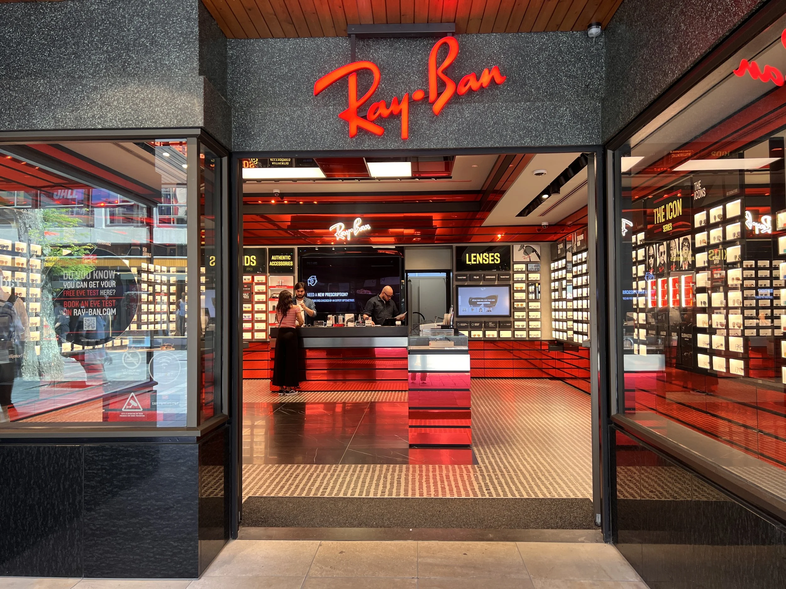 Ray Ban Rotterdam Existing Store Entrance, Reception Counter Directly Facing the Entrance