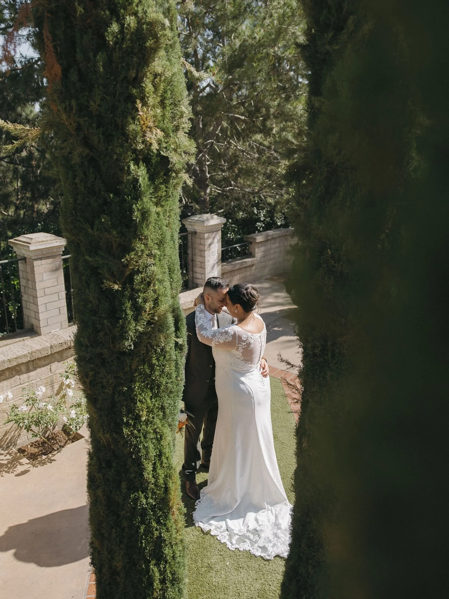 A peak into A + M&rsquo;s san diego elopement 🥹 
.
.
.
San Diego photographer, wedding photographer, San Diego elopement, balboa park elopement, San Diego city hall #sandiegophotographers #sandiegoweddingphotographer #californiaphotographer