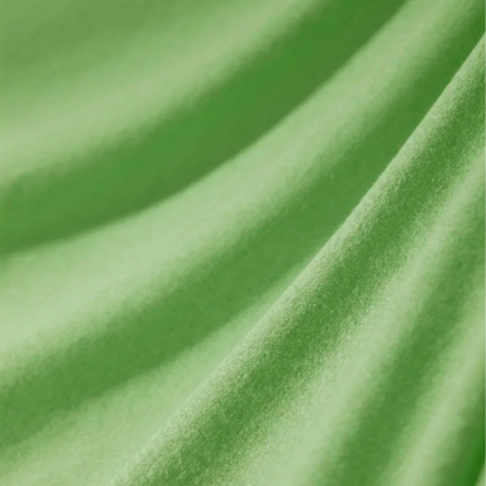 freepik__design-editorial-soft-studio-light-photography-hig__31288.jpg