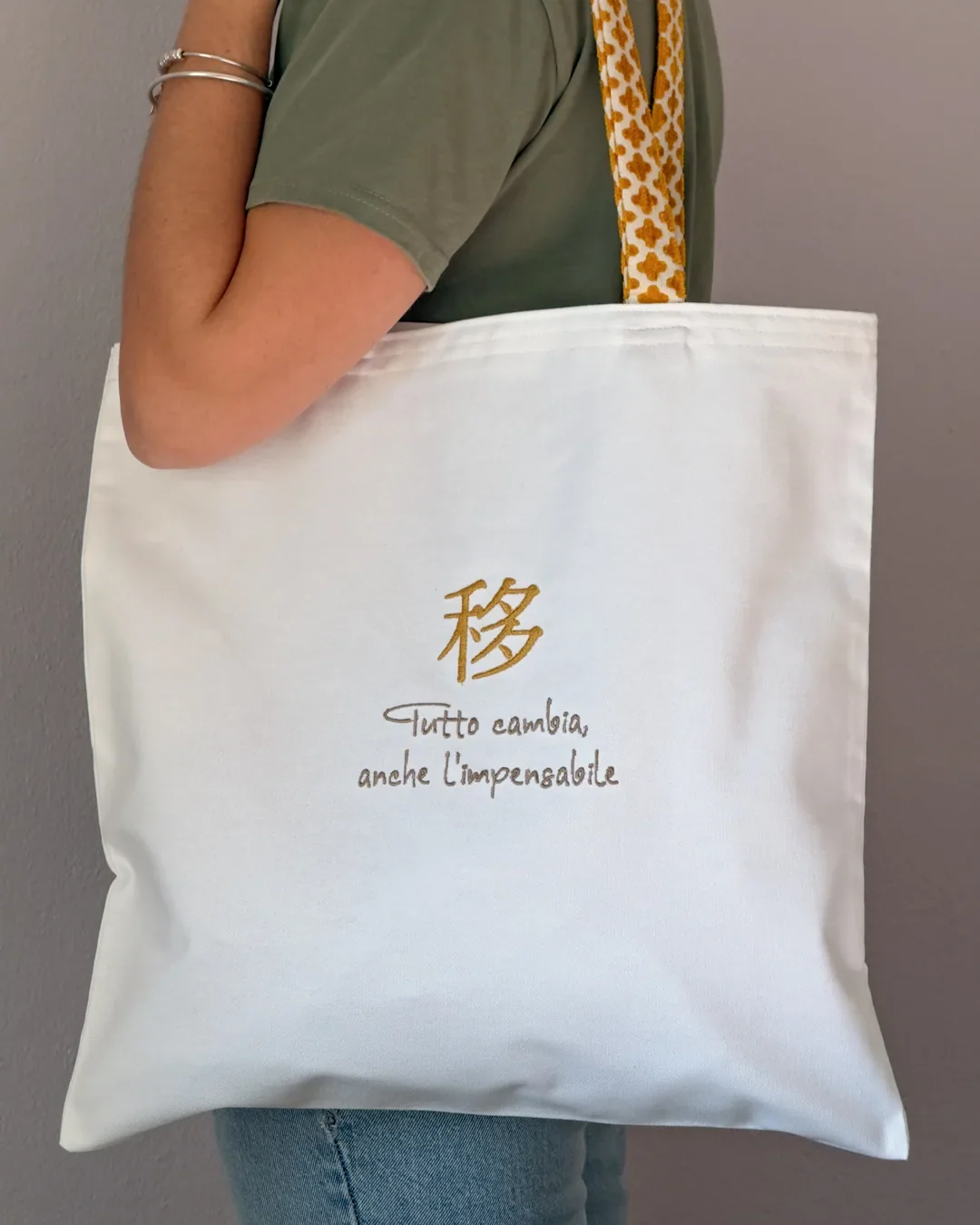 Tote bag | Tutto cambia anche l’impensabile