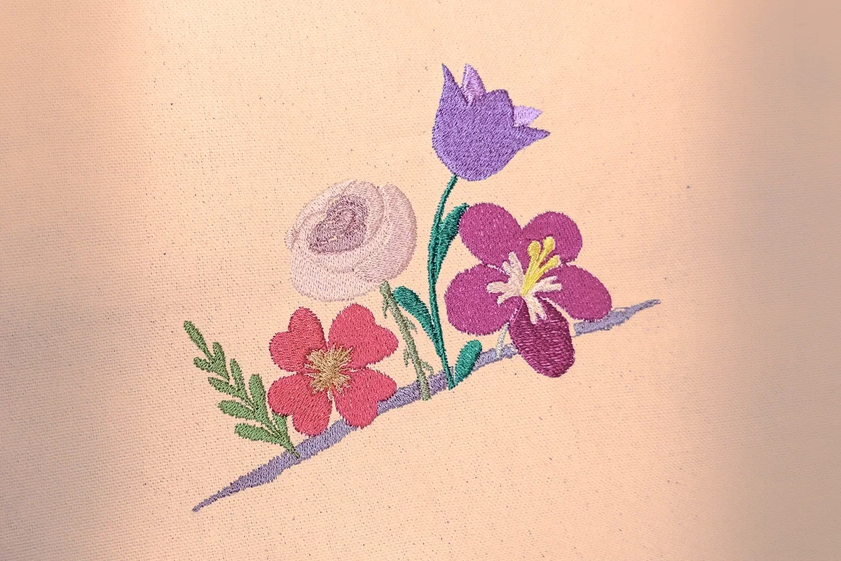 Ricamo "fiori disobbedienti"