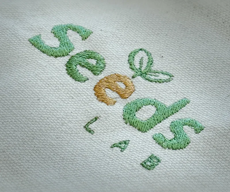 Seeds LAB logo ricamato