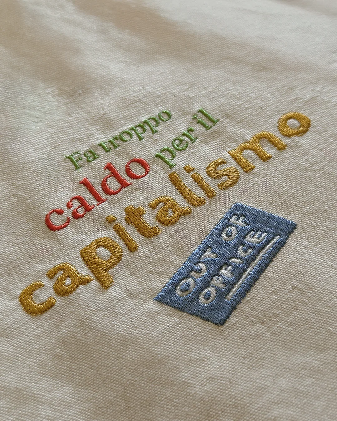 Tote bag Out of Office di Seeds LAB, ricamo