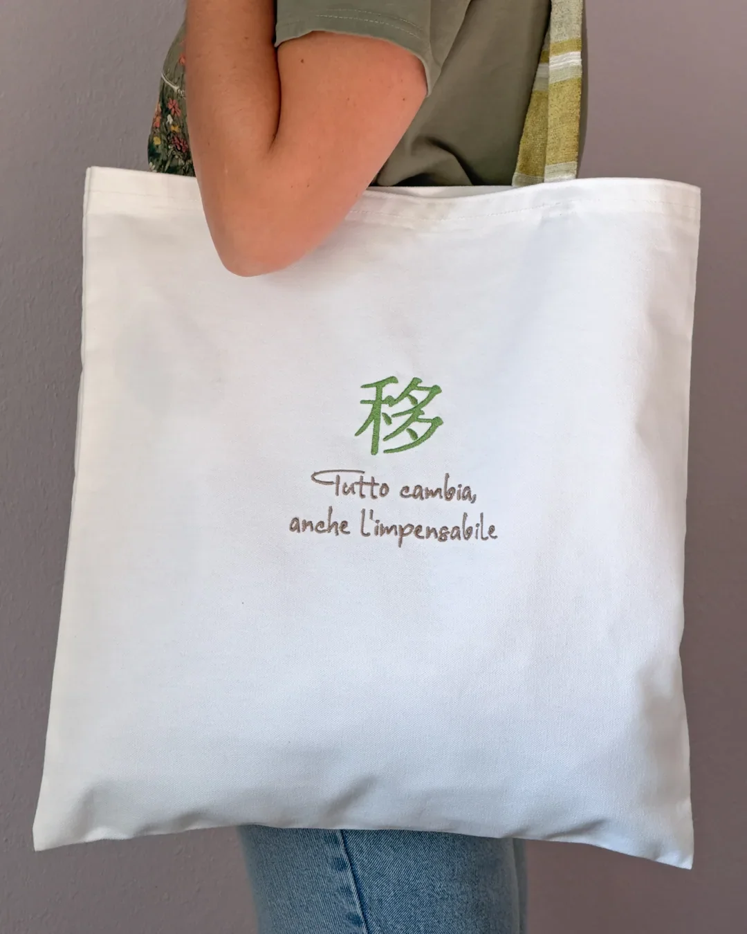 Tote bag | Tutto cambia anche l’impensabile