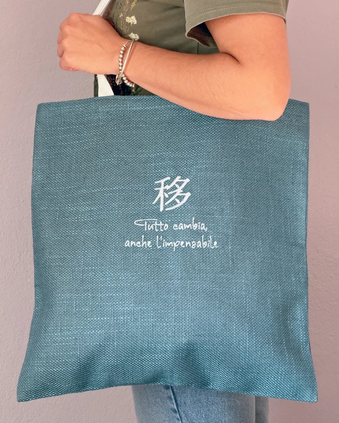 Tote bag | Tutto cambia anche l’impensabile