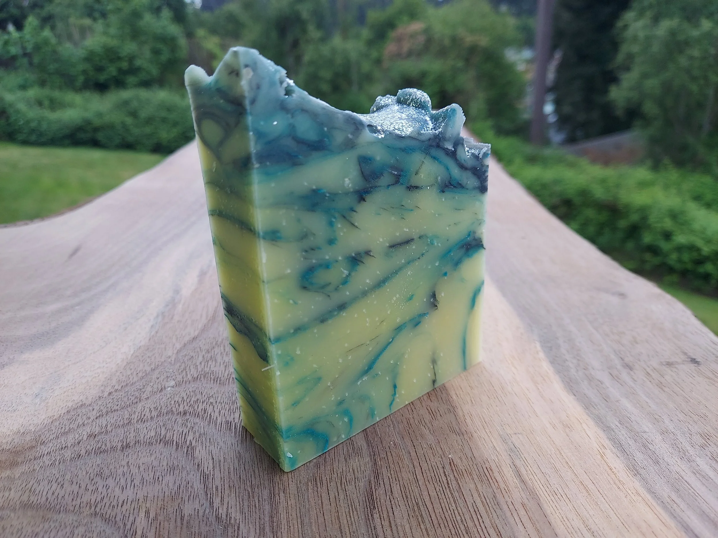 Tobacco Bay Leaf Apricot