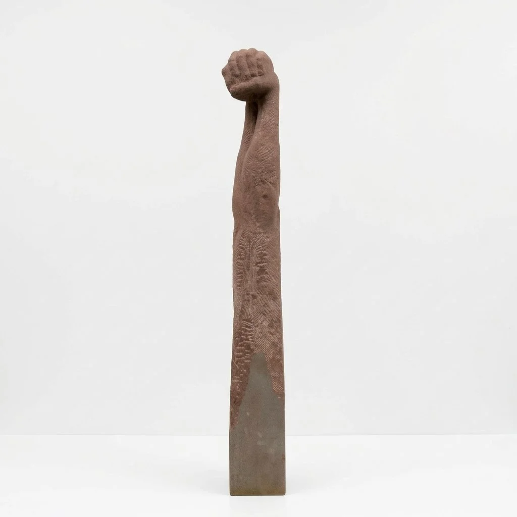"Zwei Hände", 2006; 143 x 22 x 17 cm
