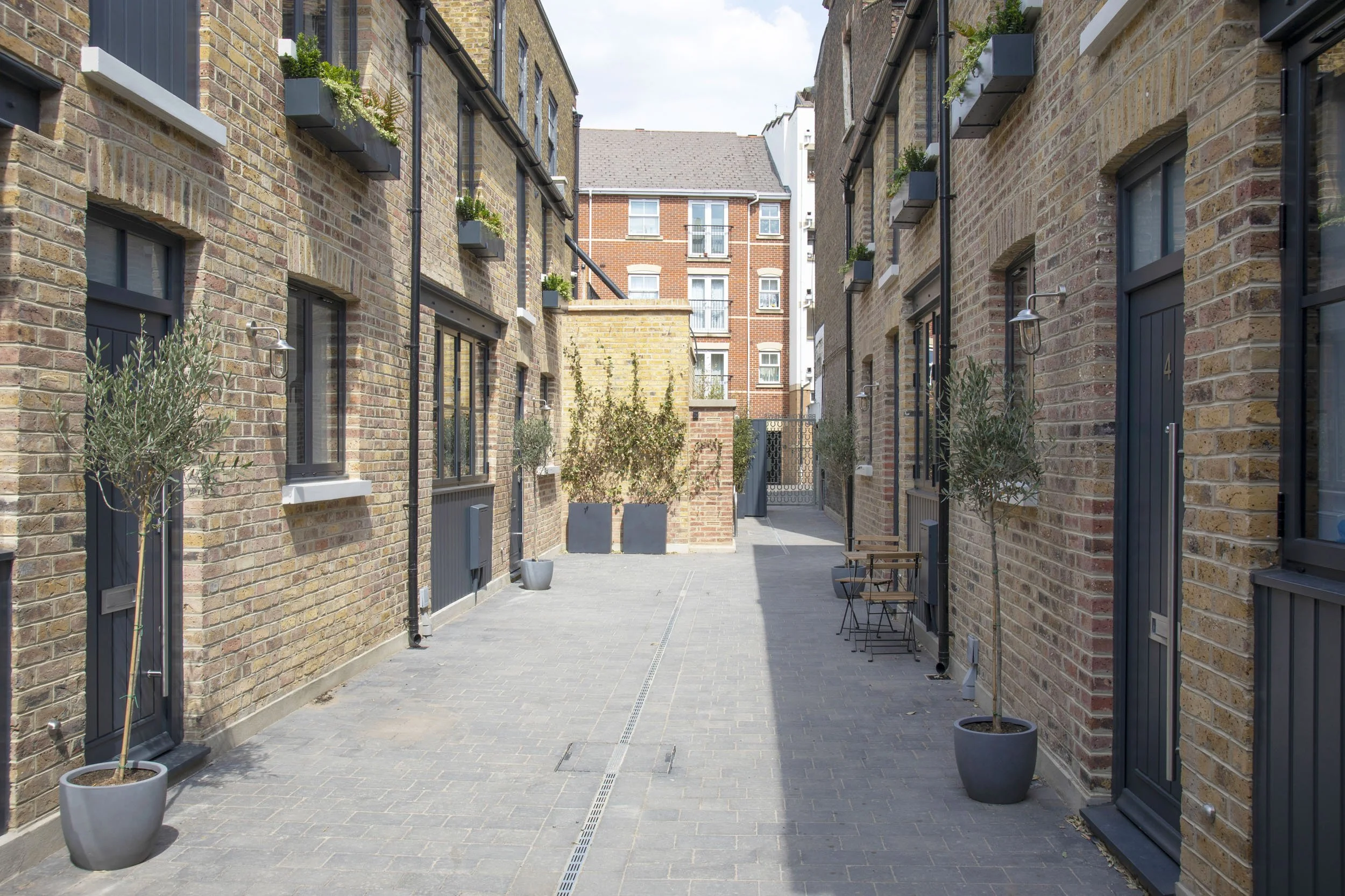 elizabeth-owens-architecture-london-mews-full-street.jpg