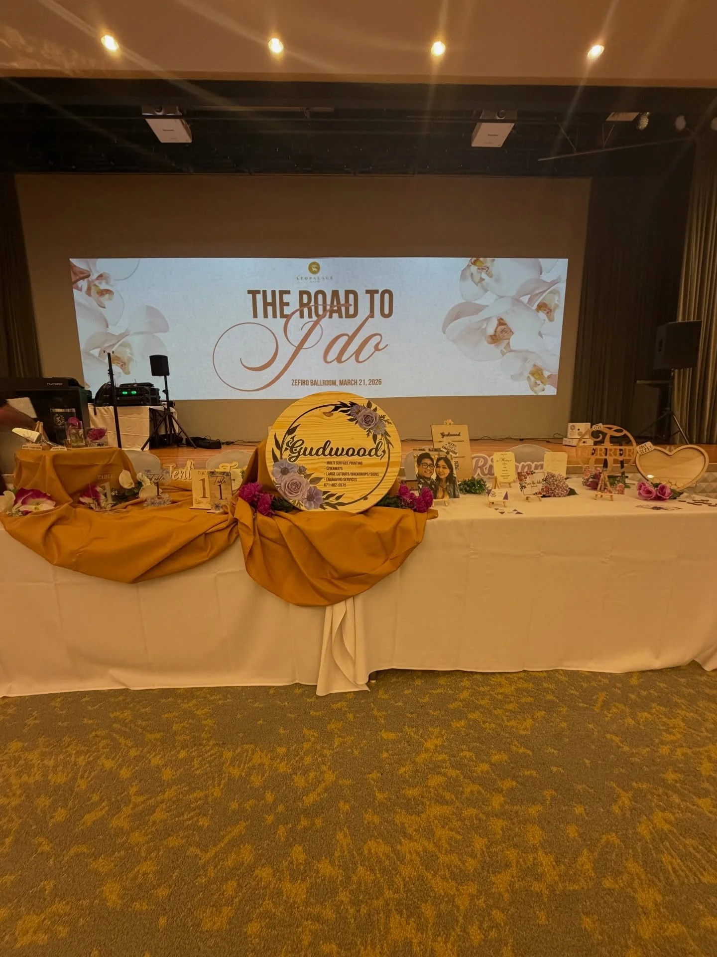 Had a blast at the @leopalace_resort_guam Road to I Do event!
We debuted our uv printed invitations that can be printed to clear sheets, vellum and any color cardstock without worrying about the color of the cardstock. 

Interactive guestbooks, signa
