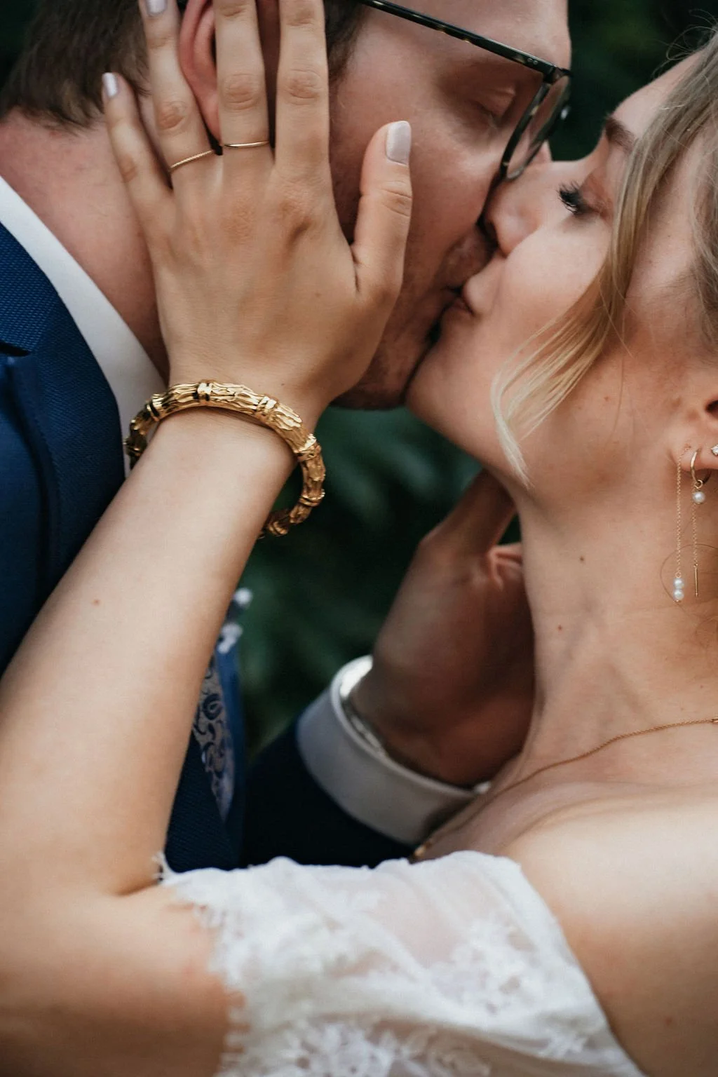 The Kiss of a married couple captured by wedding photographer Di Salvo.