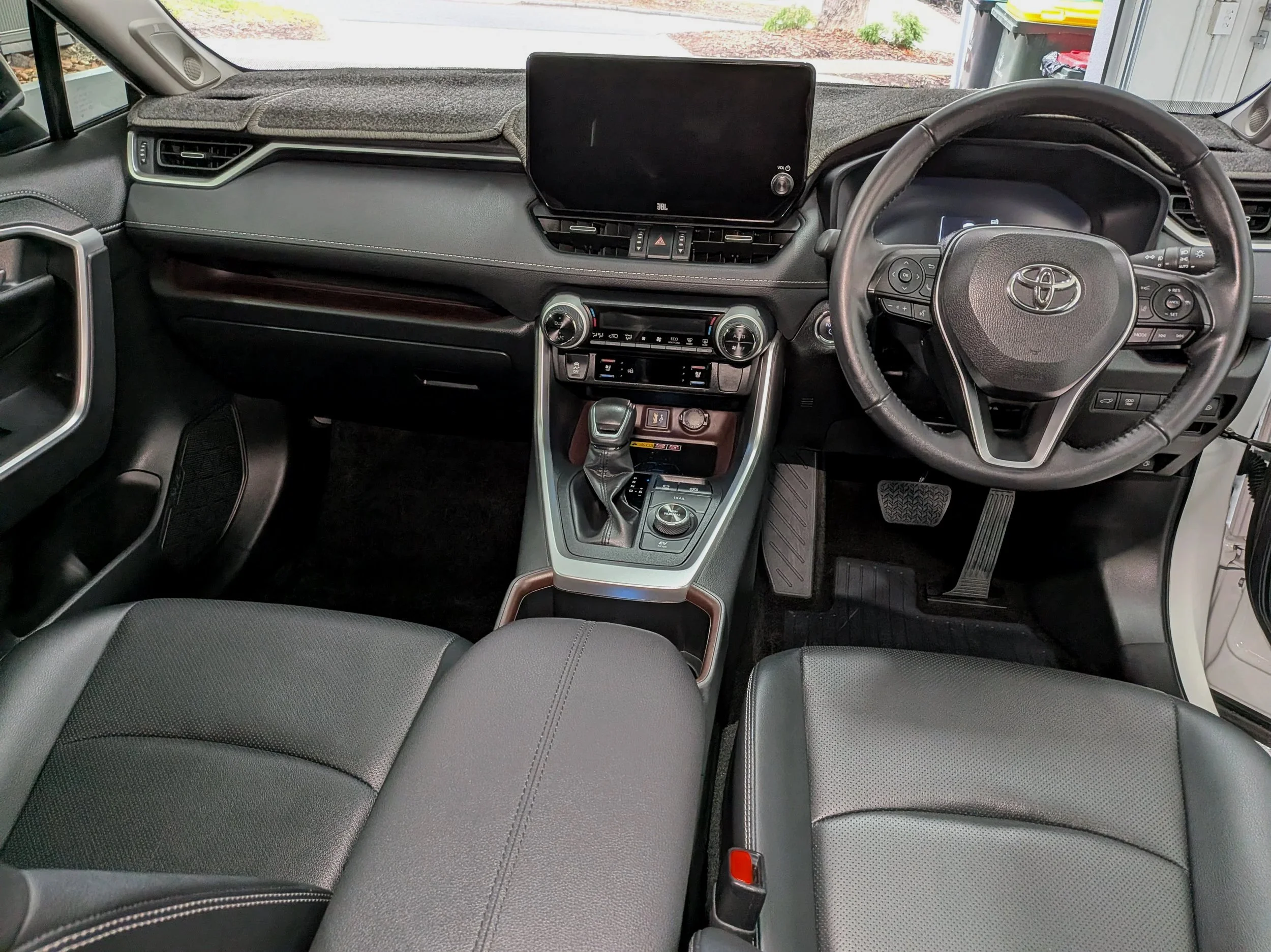 RAV4 Hybrid Interior, deep clean.