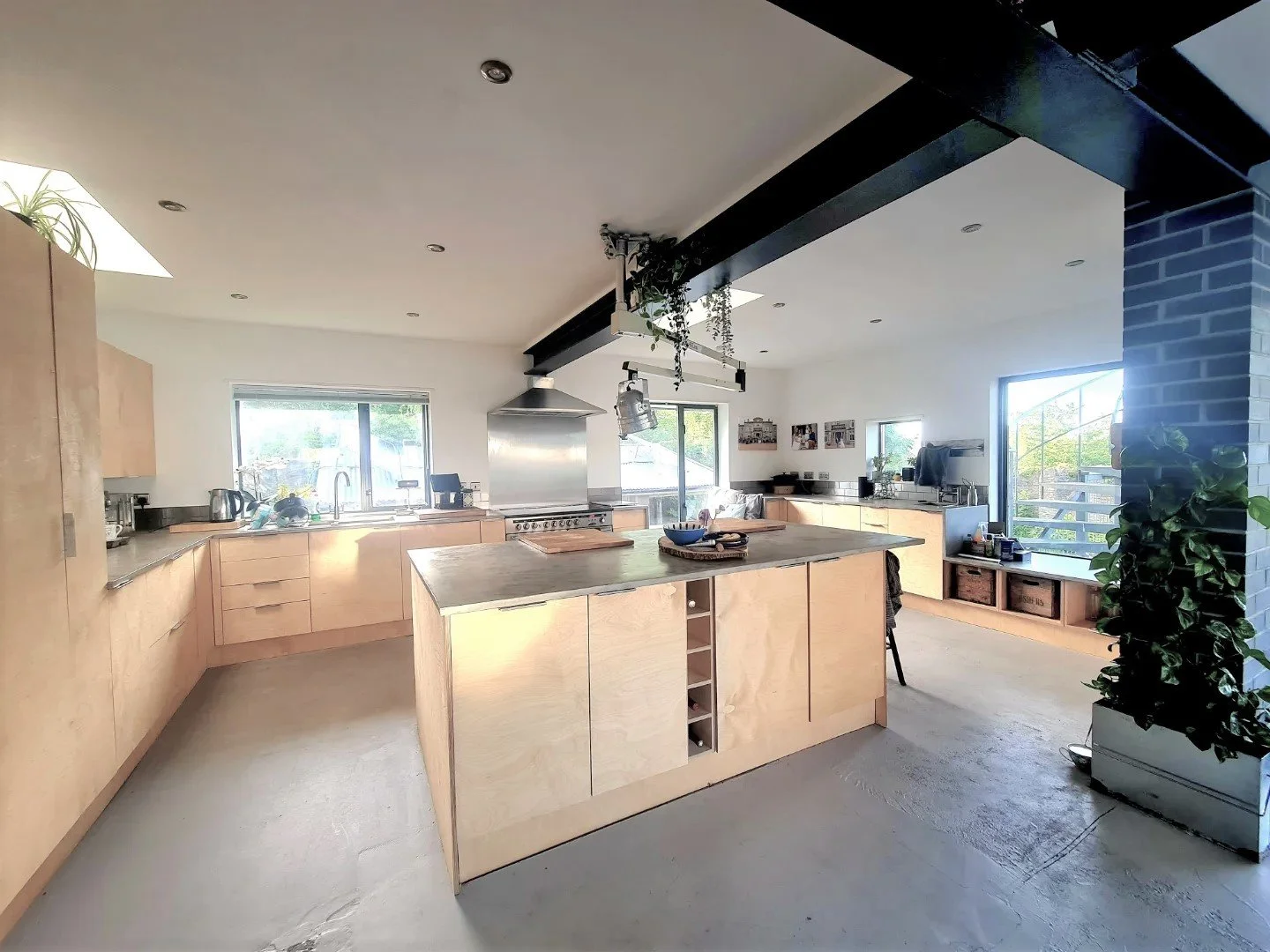 Kitchen 01.jpg