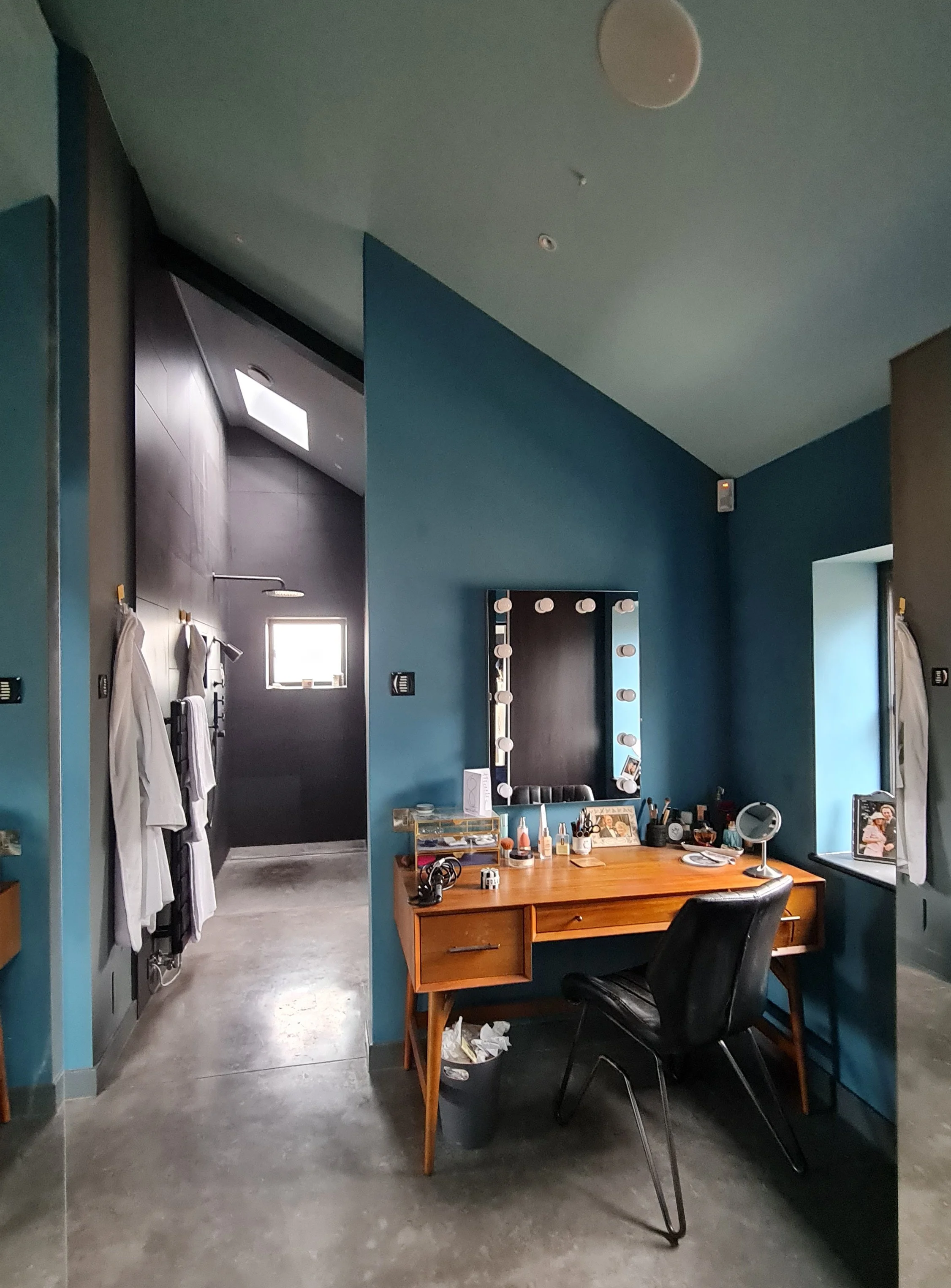 Dressing Room.jpg
