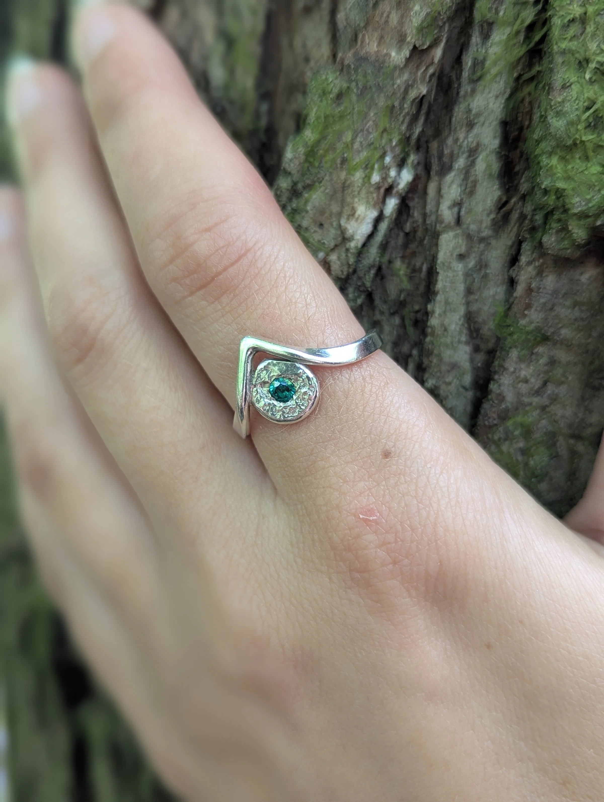 Luna Emerald Wishbone Ring
