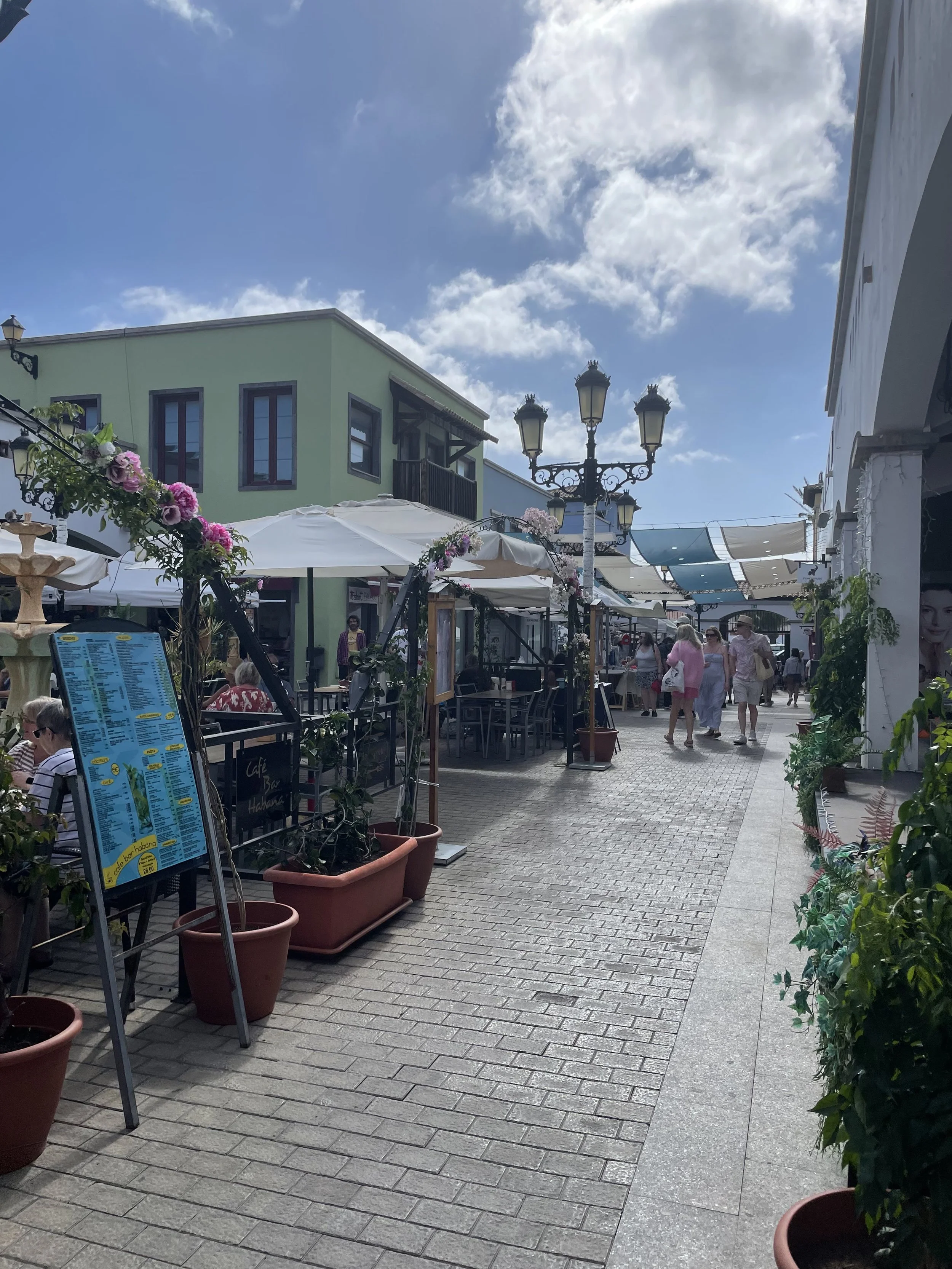 Corralejo ist ein kleiner Ort auf Fuerteventura, der perfekt zum Schlendern und Bummeln einlädt