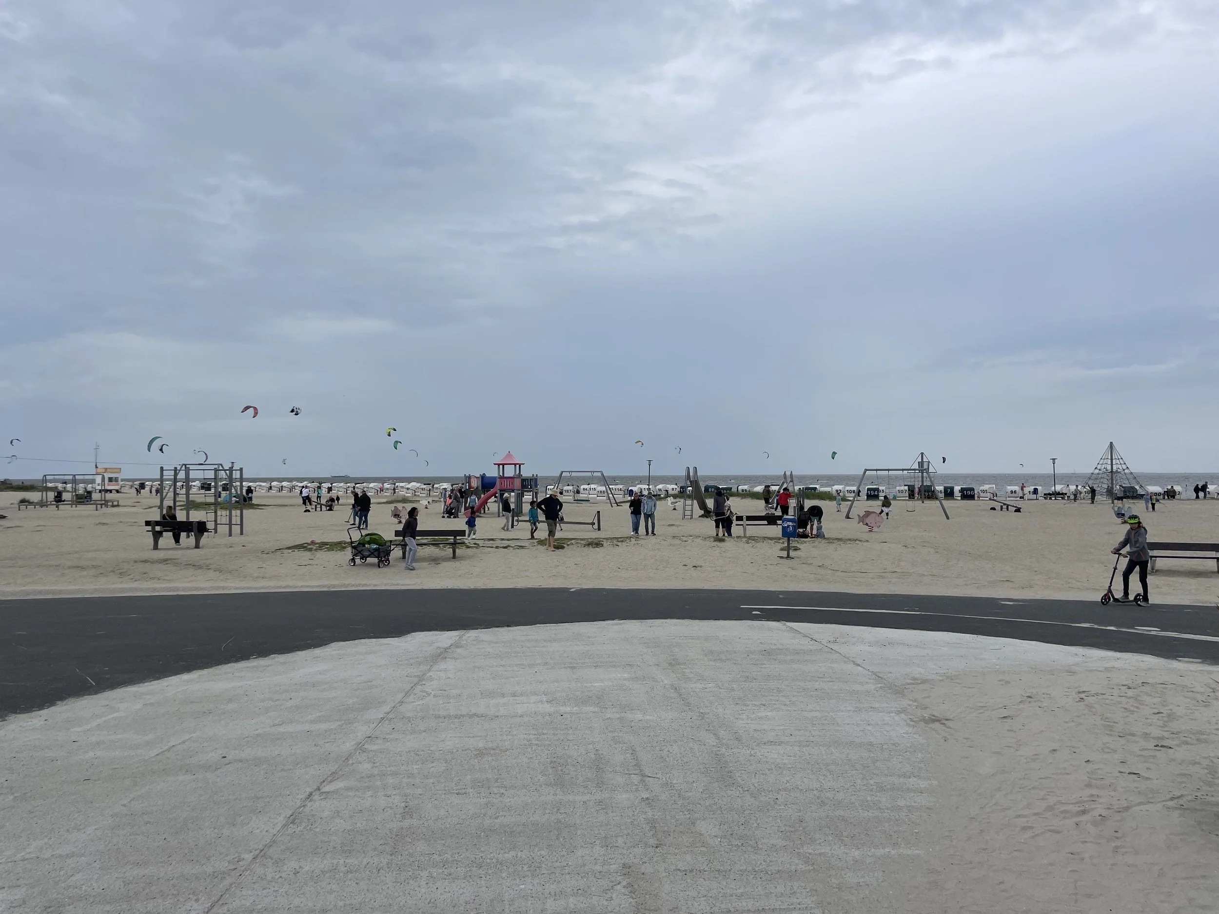Riesengroßer Spielplatz in Horumersiel, direkt am Meer, ein Traum für Familien mit Kindern