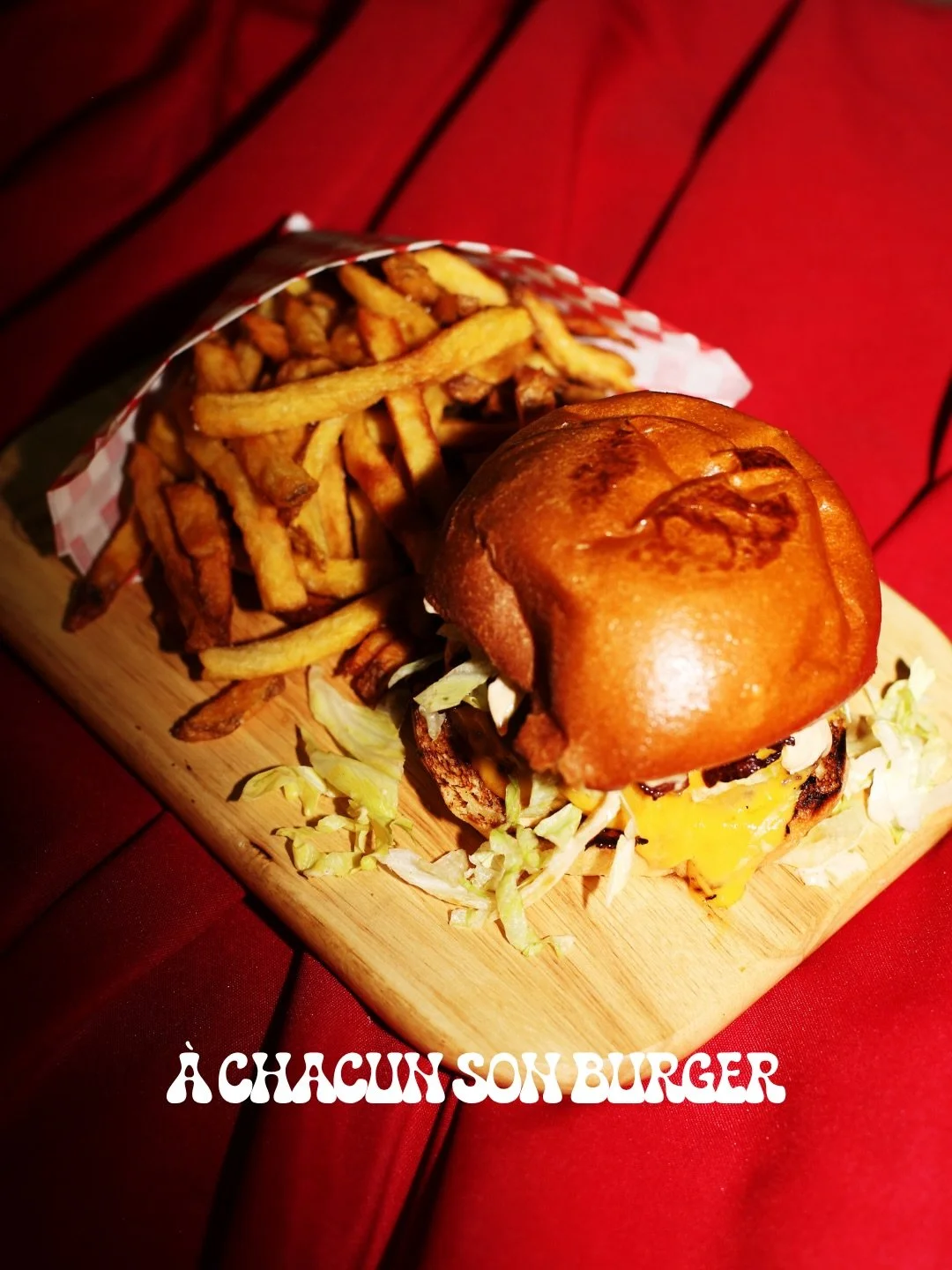 &Agrave; CHACUN SON BURGER AU COOLIN 🍔

Coolin Burger
B&oelig;uf hach&eacute;, cheddar, basudouestade, sauce burger &amp; confit d&rsquo;oignons

Halloumi Burger
Halloumi grill&eacute; au miel, tzatziki &amp; roquette

Pulled Pork Burger
Porc effilo