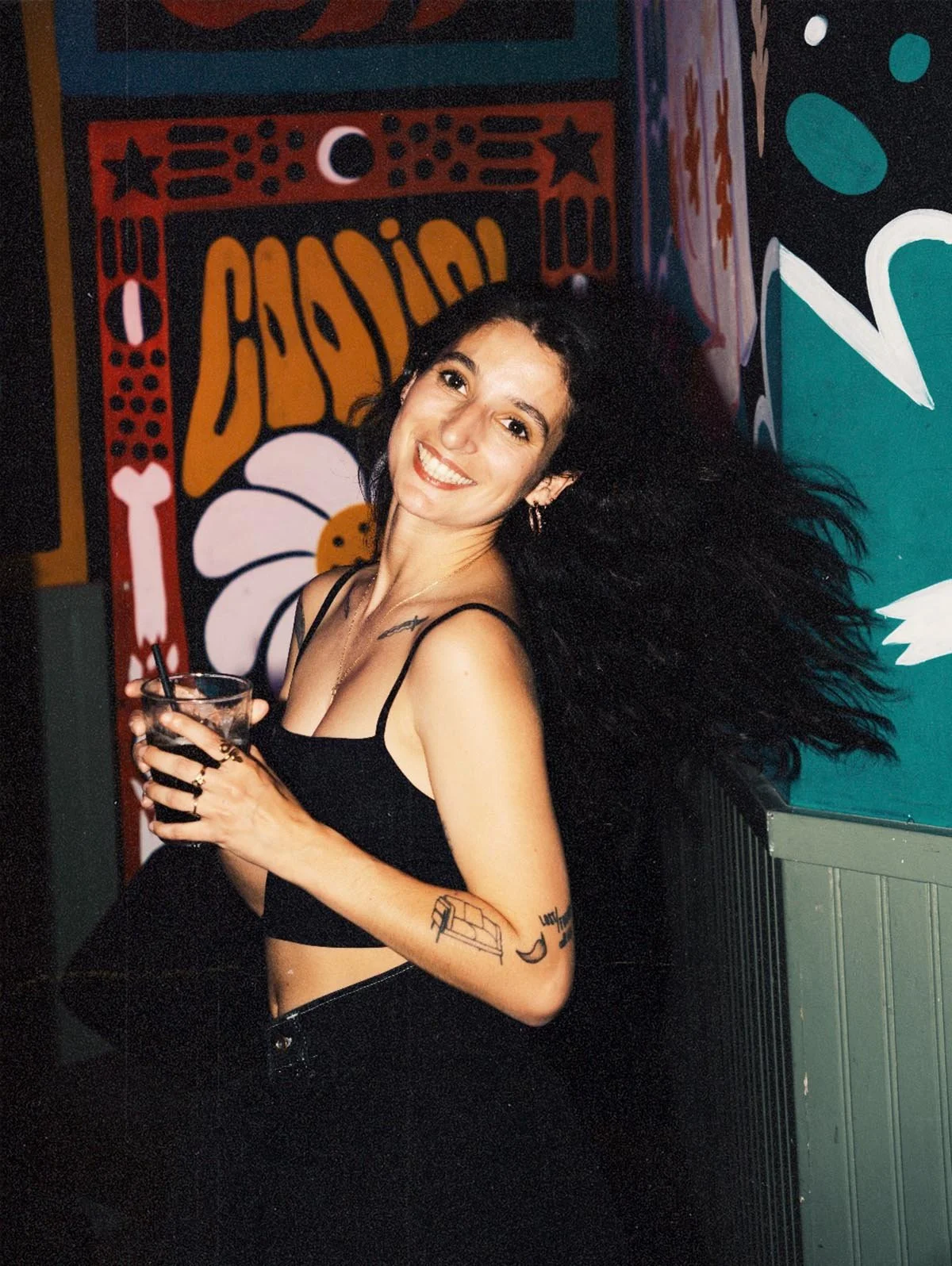 portrait-femme-soiree-bar-artistique.jpg