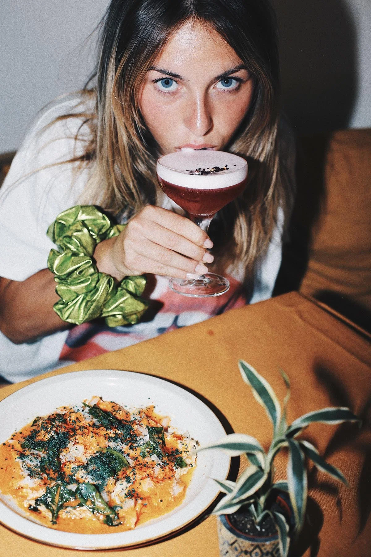 femme-cocktail-diner-hossegor.jpg