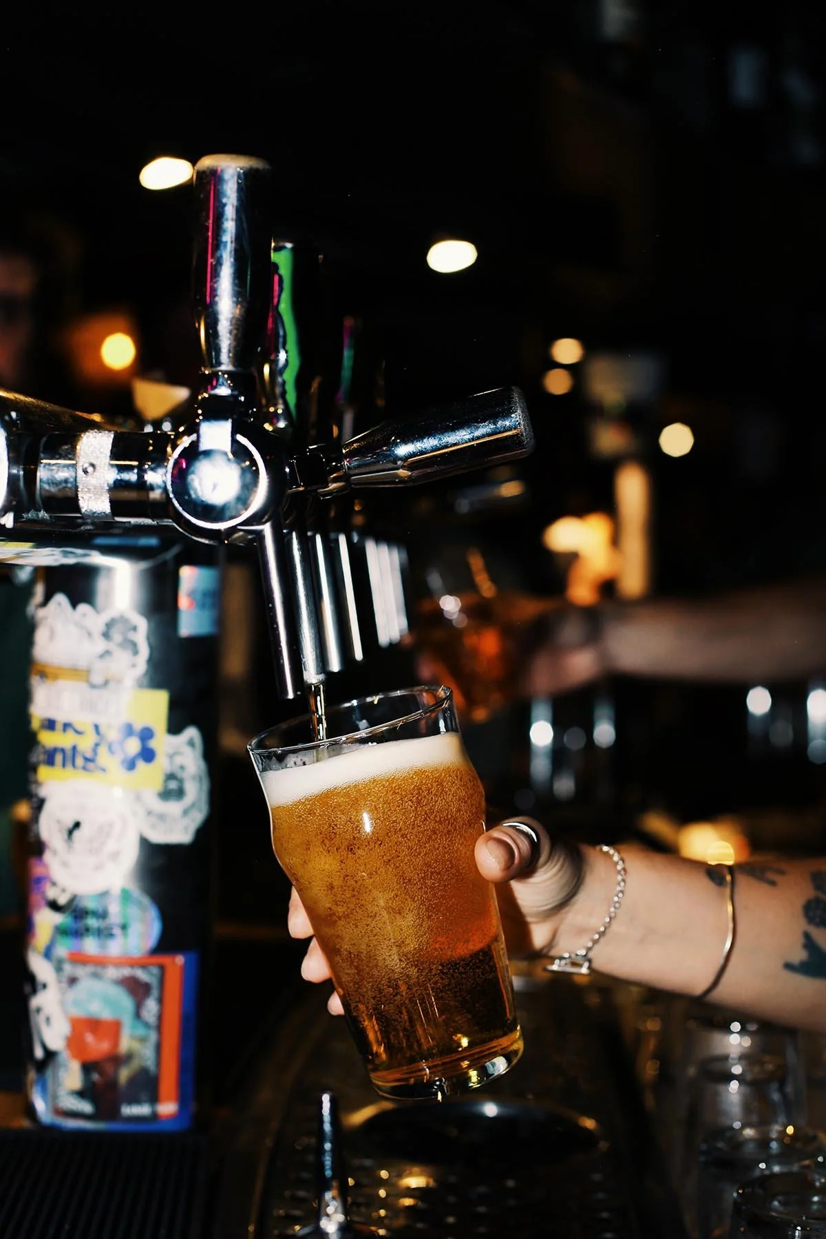 on sert une pinte de bière