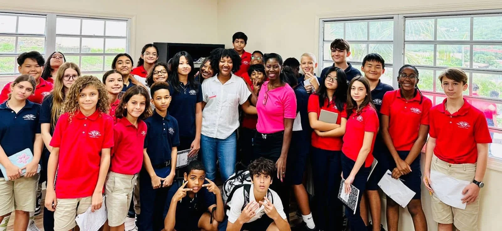 Ayana Parsons with a group of students 