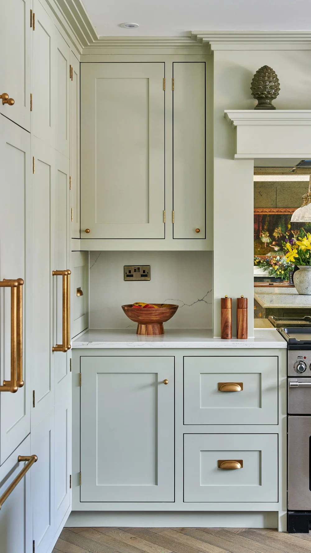 Hadley Way bespoke kitchen by Square Peg Designs, North London