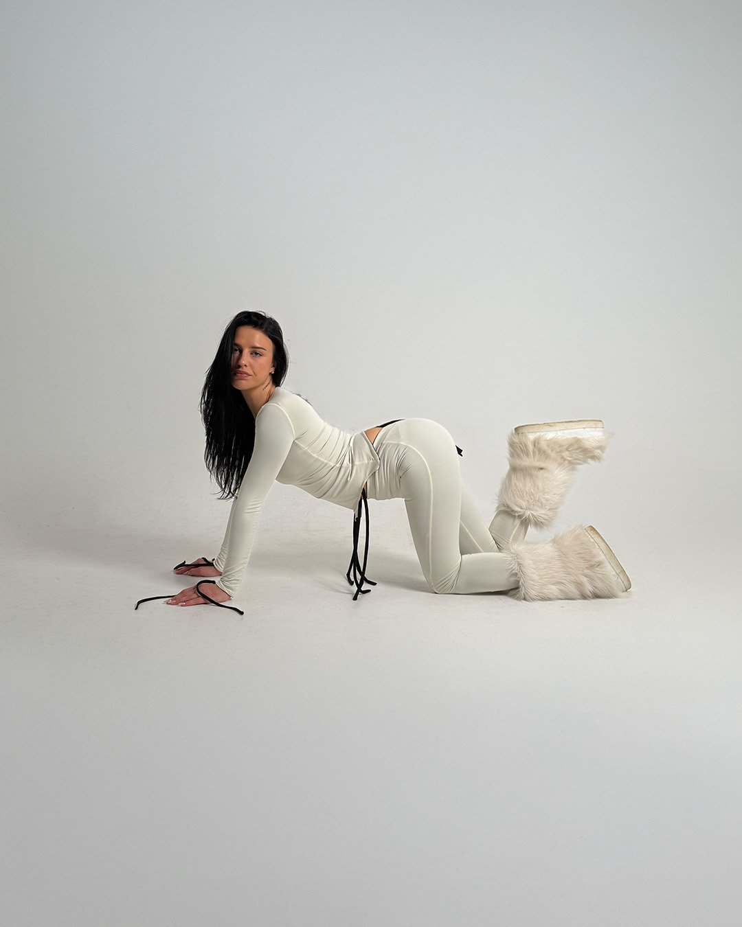 EDITED CHAMPAGNE ALL FOURS.jpg