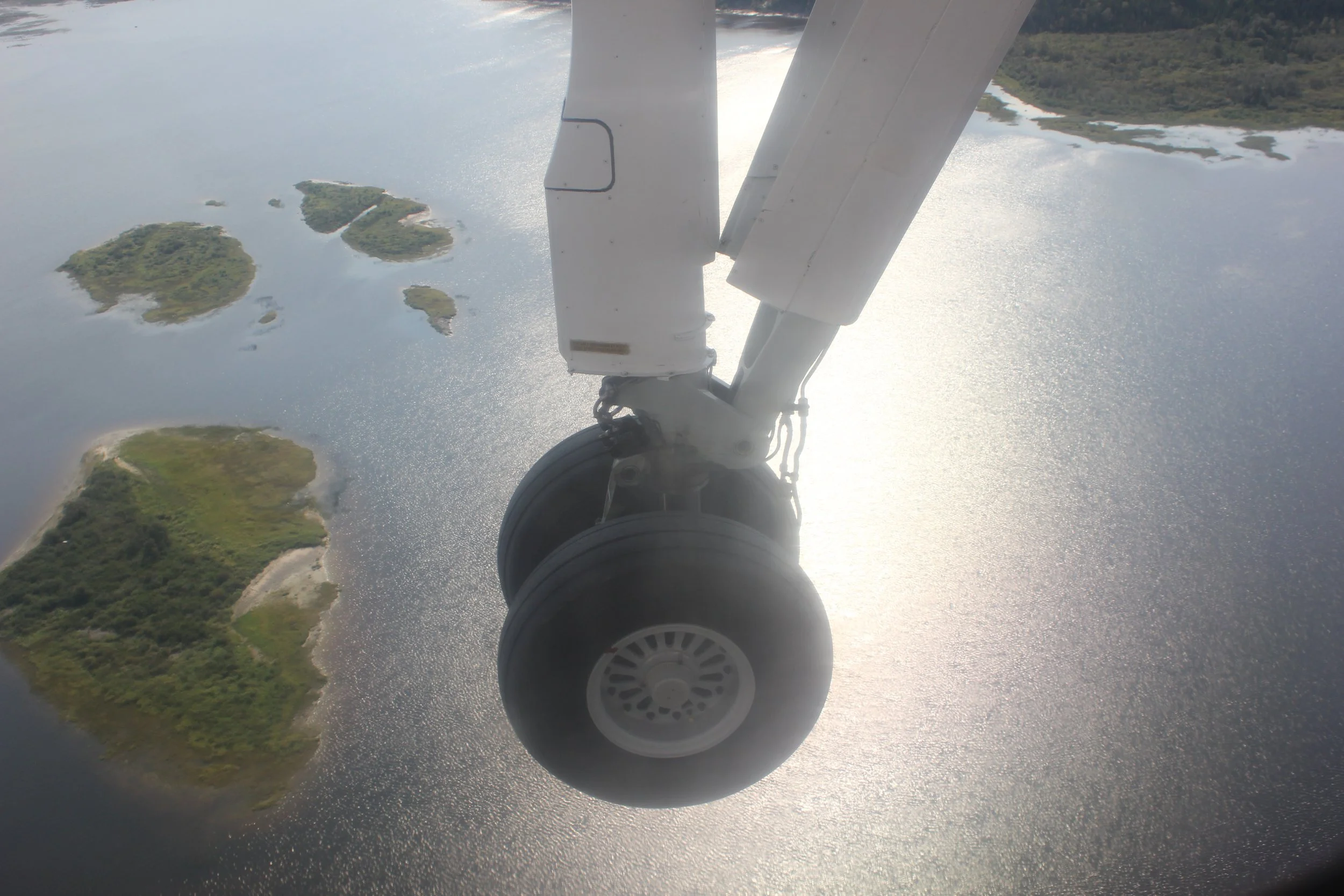 Flight to Wemindji, September 2011. Photograph by Frances Wilkins.