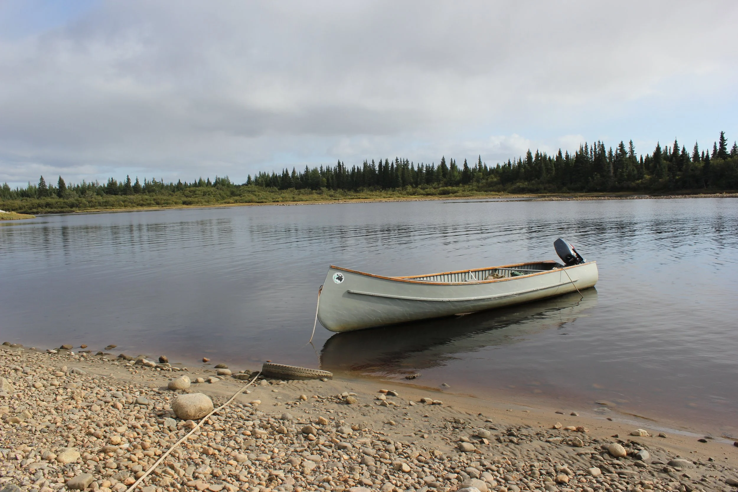 Canoe, Wemindji, Eeyou Istchee, Québec. September 2012. Photograph by Frances Wilkins.