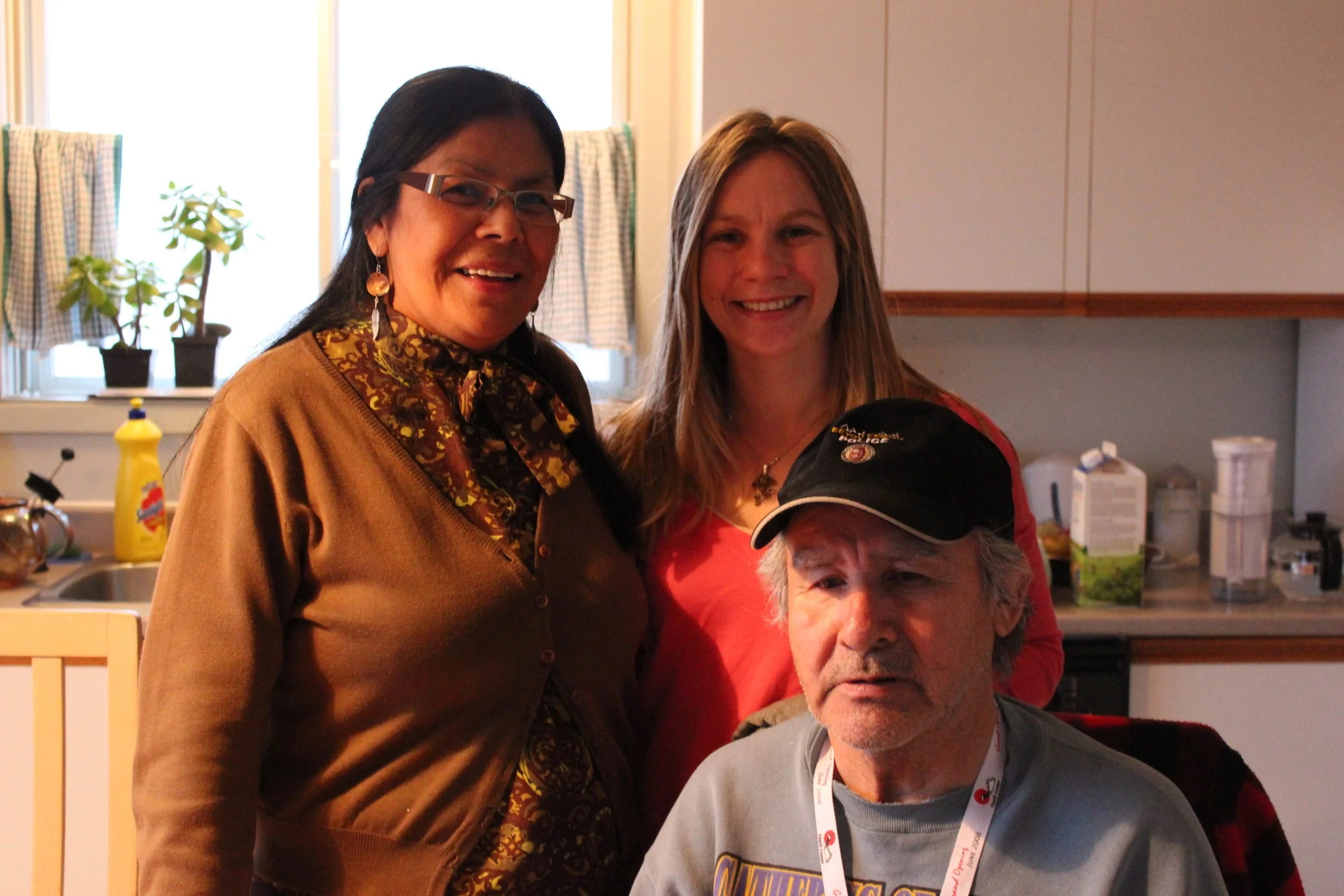 Frances with Dorothy Stewart and Bobby Georgekish, fiddler, Wemindji, Eeyou Istchee, Québec. November 2011.