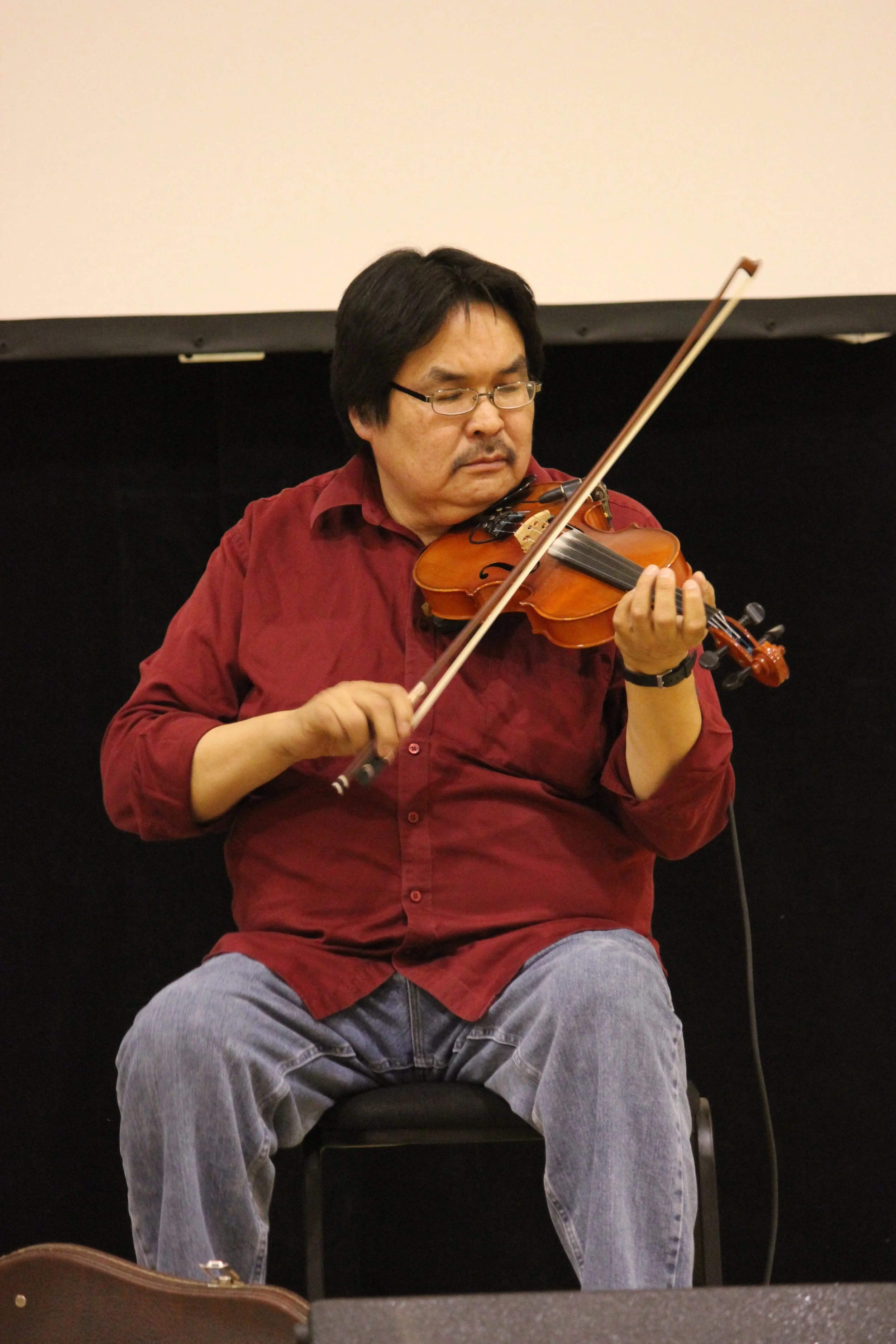Les Jolly, fiddler, Moose Factory, Northern Ontario, December 2011. Photograph by Frances Wilkins. 