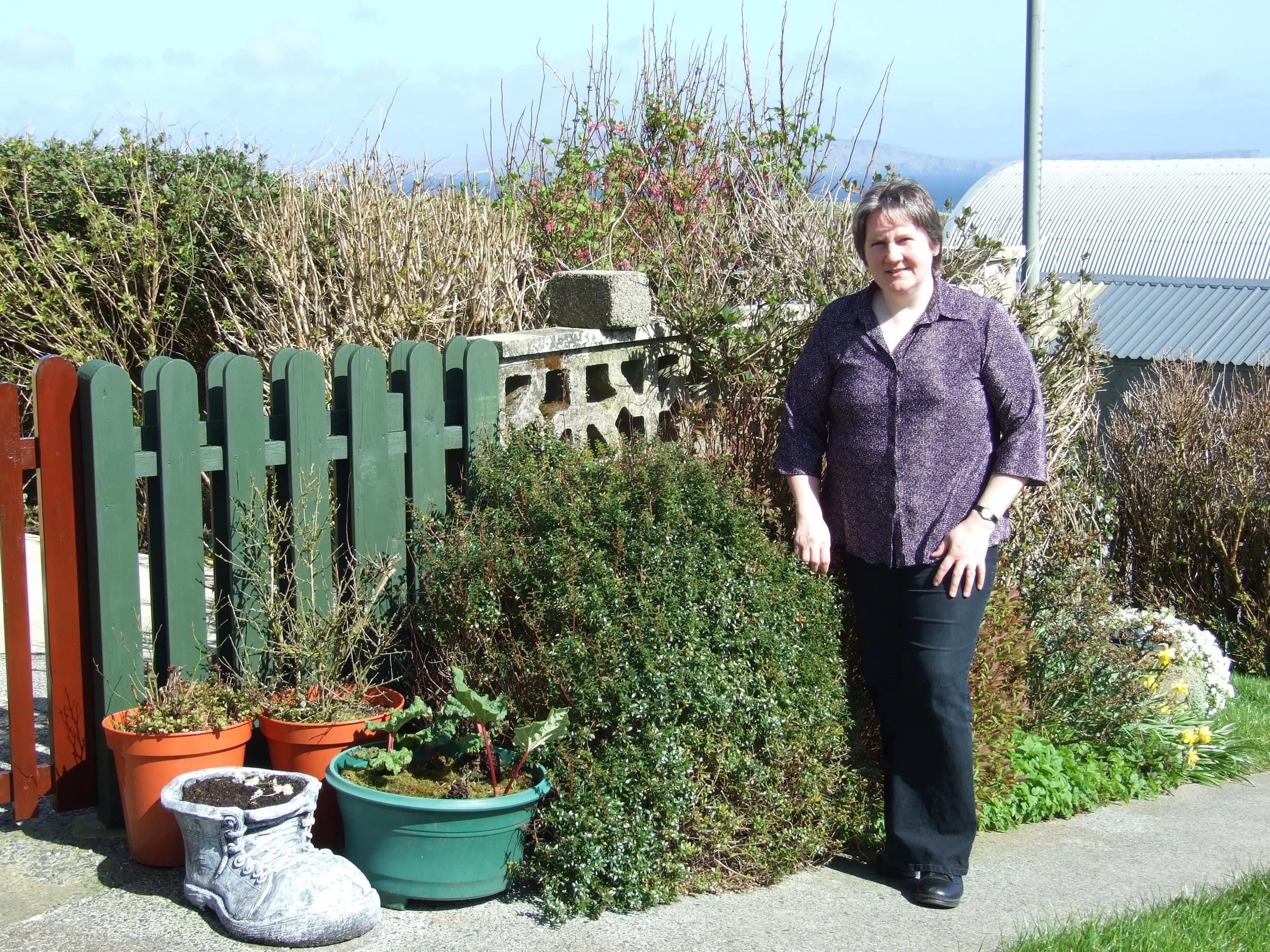 Angela Adamson, singer, Aithsetter, Cunningsburgh, Shetland. April 2007. Photo by Frances Wilkins. 