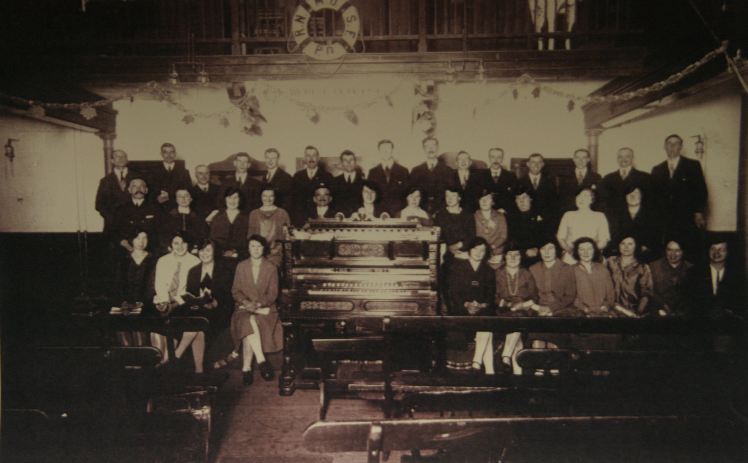 Fishermens Mission Choir Peterhead [n.d.], photograph courtesy of Alex J. Stephen.