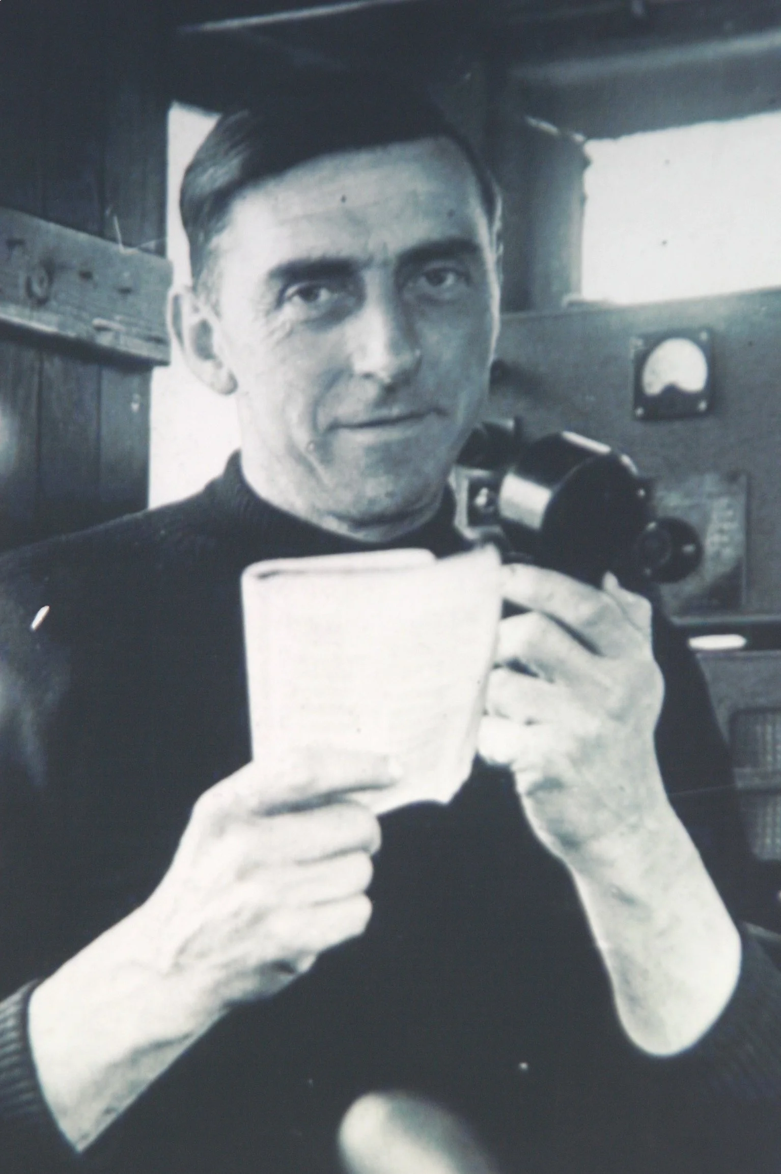 Jim Mair, the 'Singing Fishermen', from Peterhead, c1960. Photograph courtesy of John and Margaret Mair.