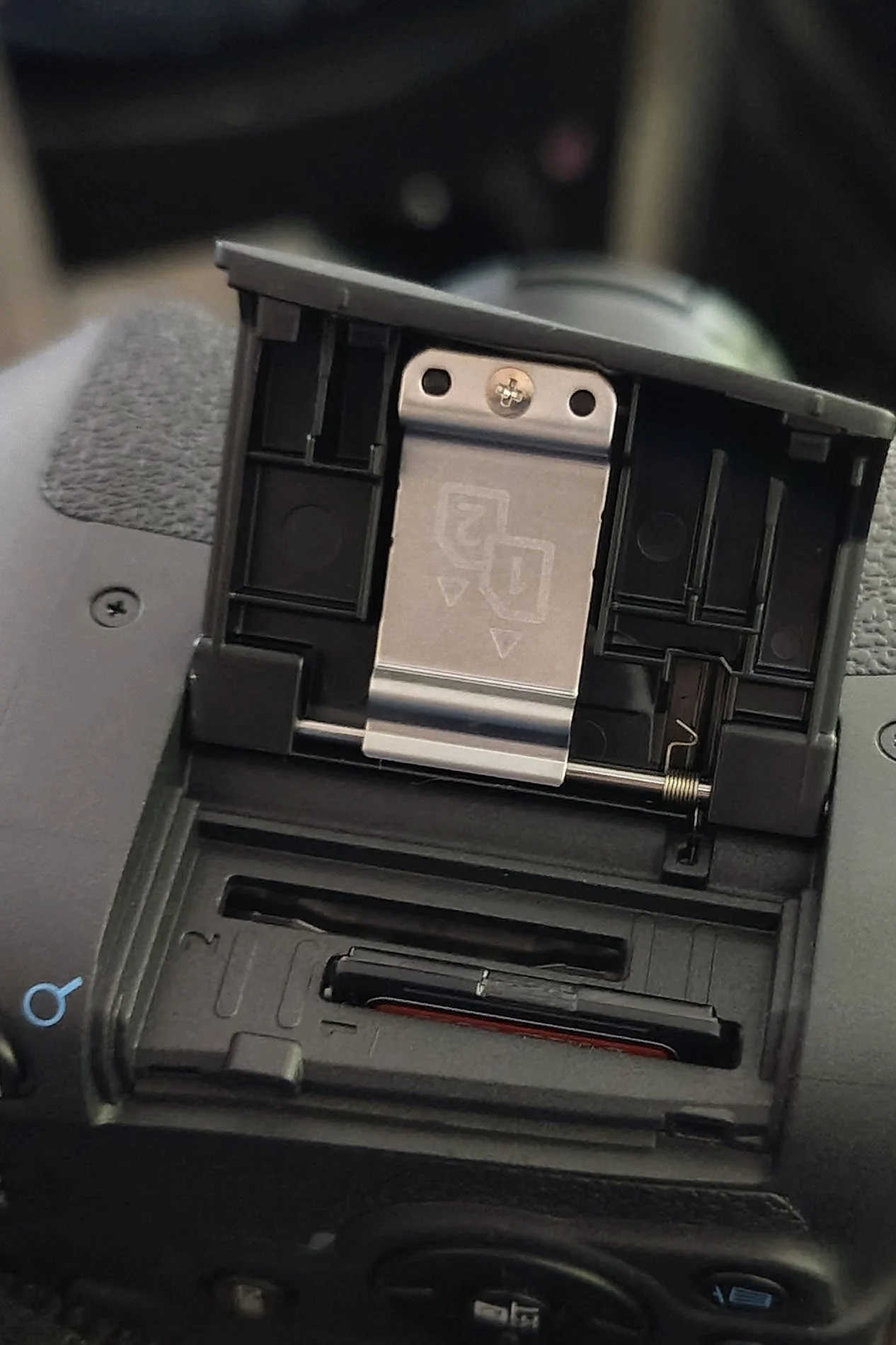CameraSDcardlatch.jpg