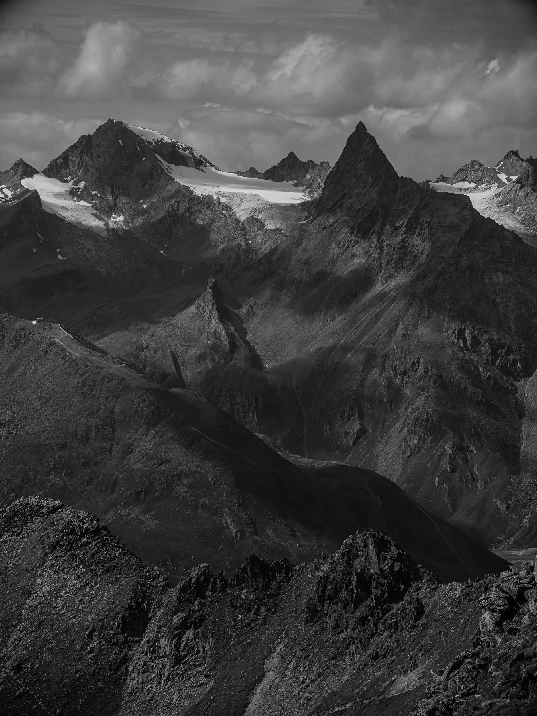 Monochrome Awards 2024 International Black and White Photography Contest Honorable Mentation 