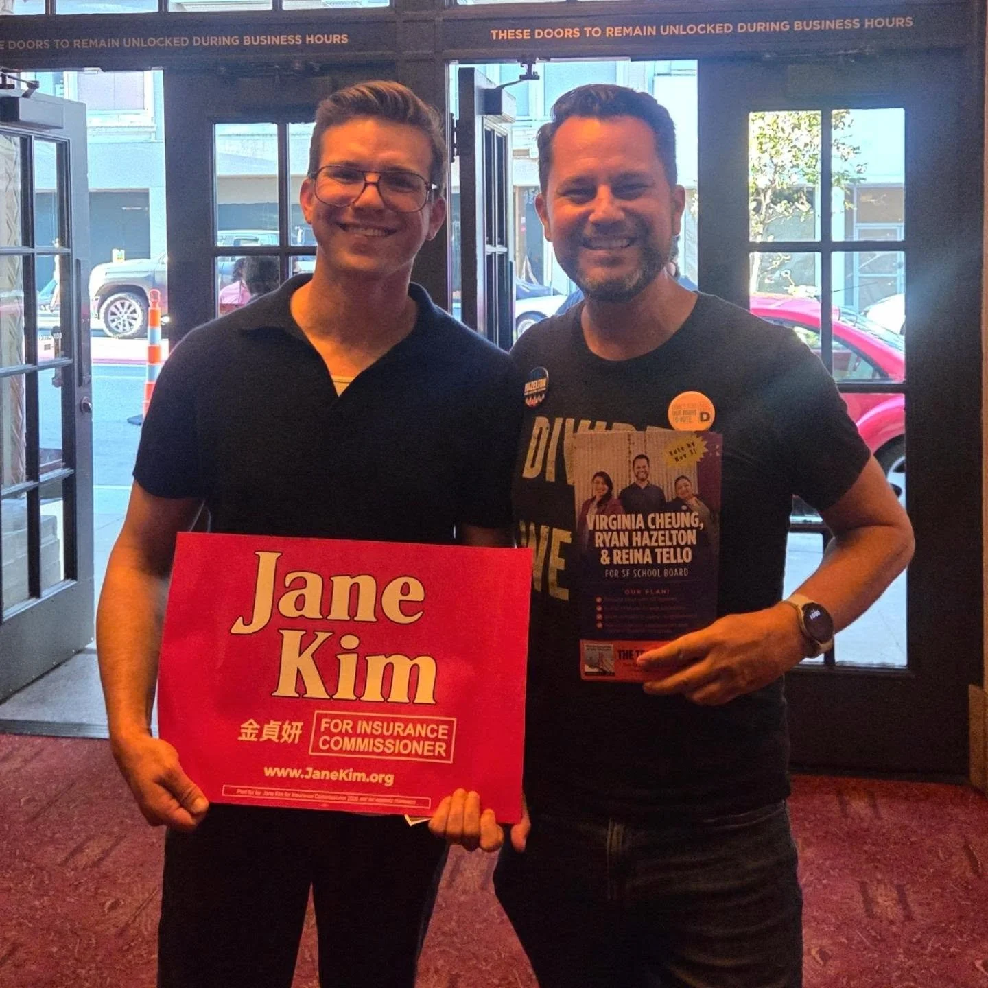 Final campaign activity for Saturday- canvassing the line waiting to enter the Curran Theater to see @janekim and @berniesanders speak. Ran into the awesomely dedicated progressive @joeadkins209 who is always out there volunteering on campaign - toda