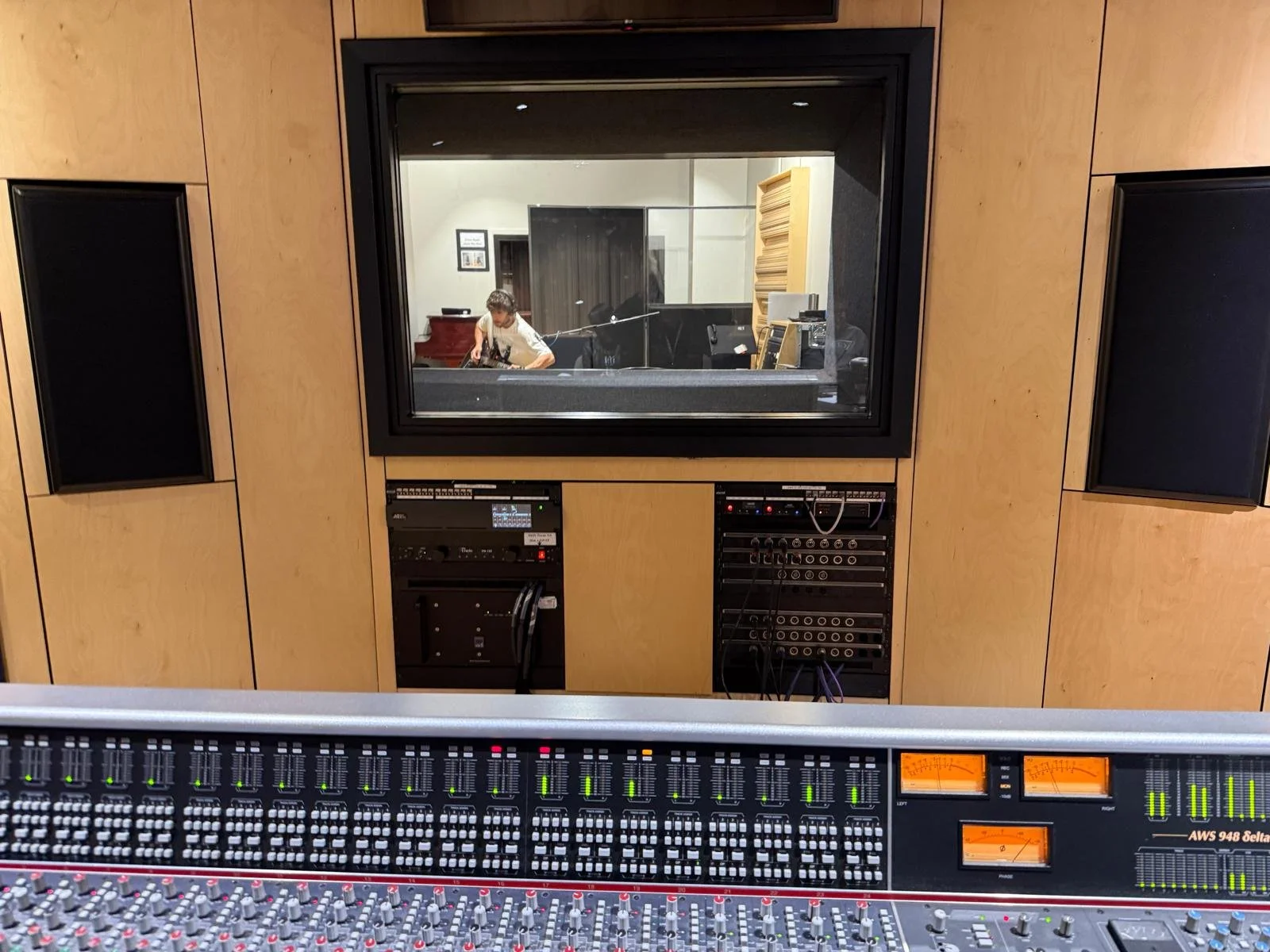 Sam Recording Guitar Solos