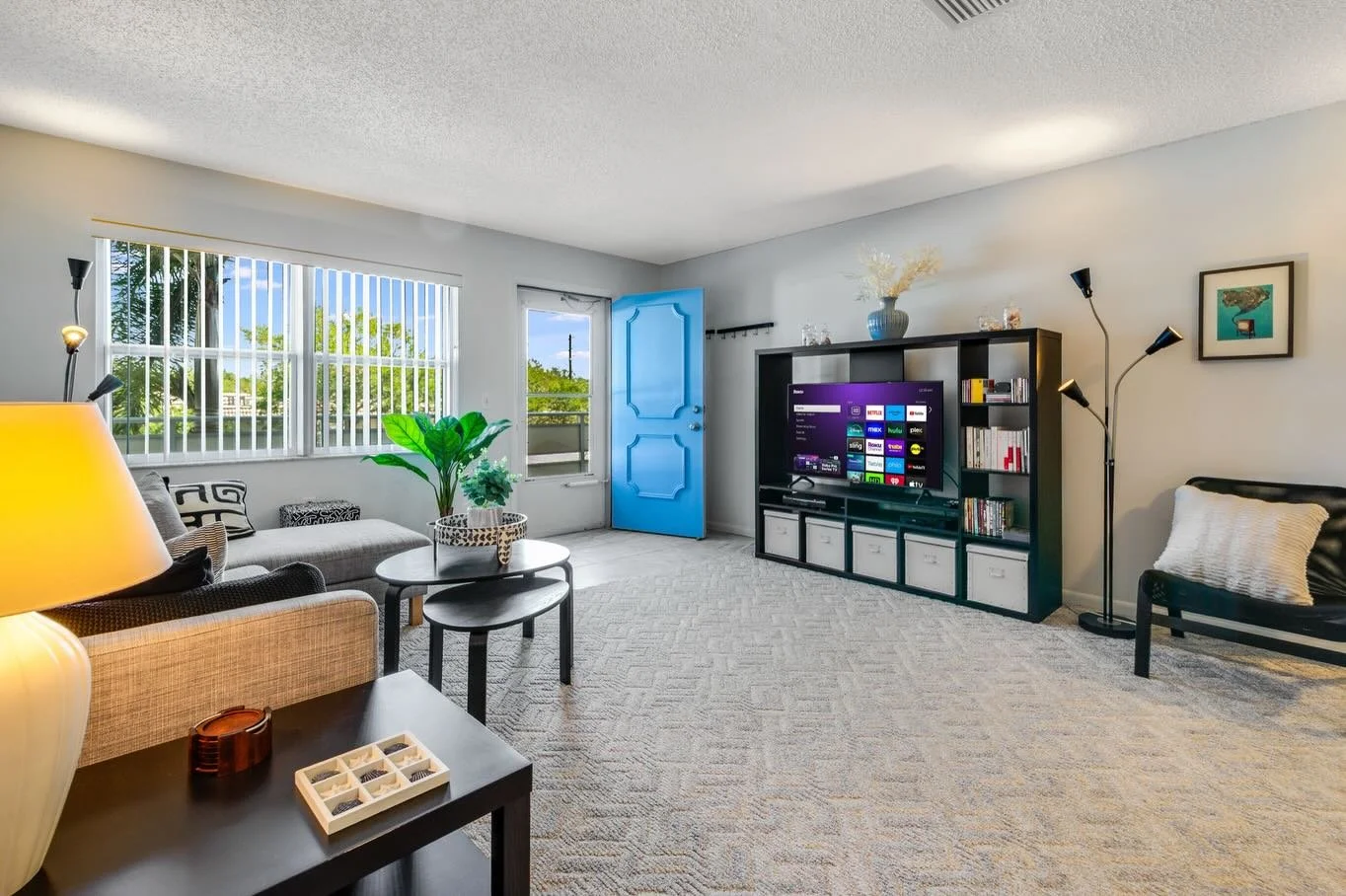 We love photographing in Town Shores in Gulfport for so many reasons, one of which is the amenities access and gorgeous, updated units! ☀️ #stpeterealtor #tampabayrealtor