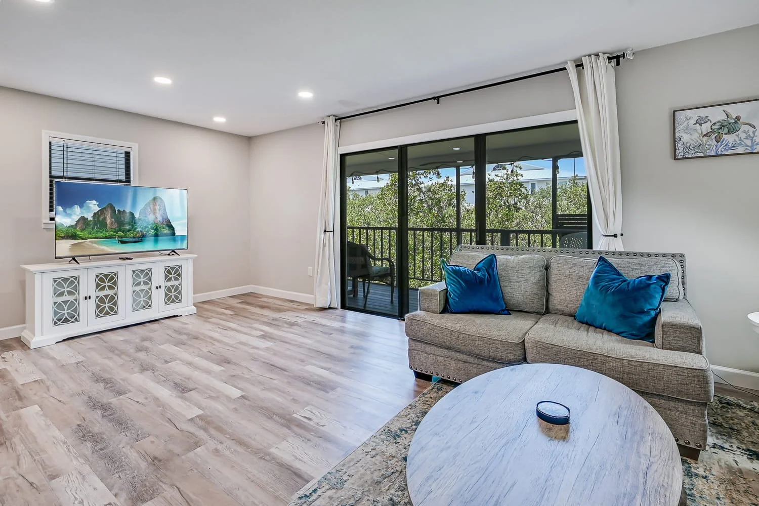 Elite-Pinellas-Real-Estate-Photography-Indian-Rocks-Beach-Short-Term-Rental-Airbnb-VRBO-and-St-Petersburg-Townhome-1.jpg