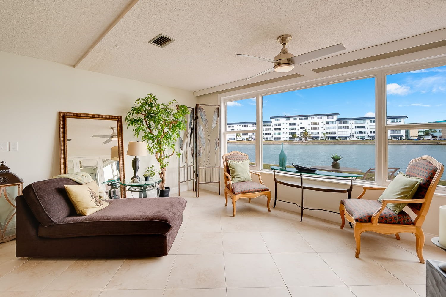 Elite-Pinellas-Real-Estate-Photography-Gulfport-Town-Shores-Condo-3.jpg