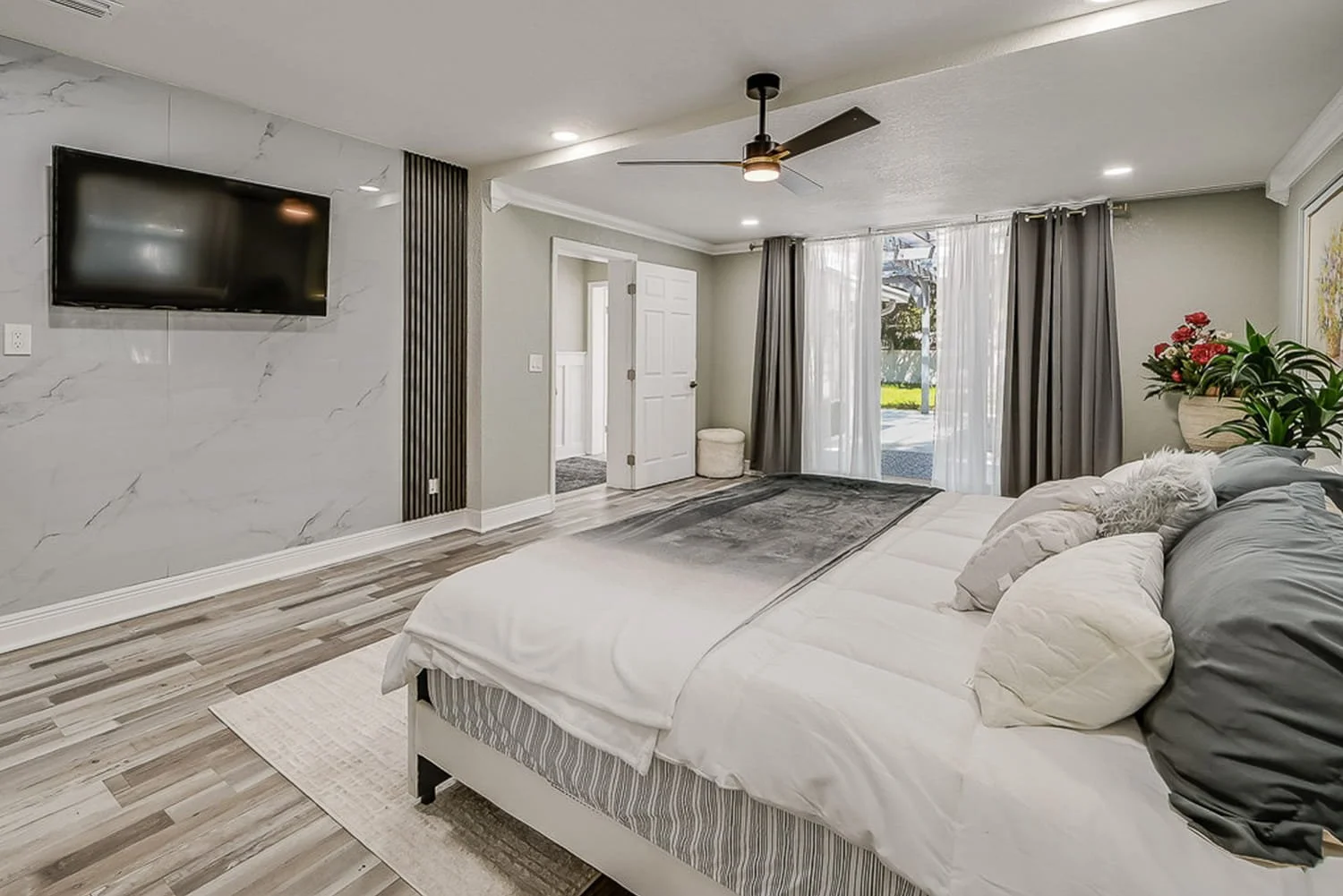 Elite-Pinellas-Real-Estate-Photography-Short-Term-Rental-Airbnb-VRBO-Interior-Photography-3.jpg