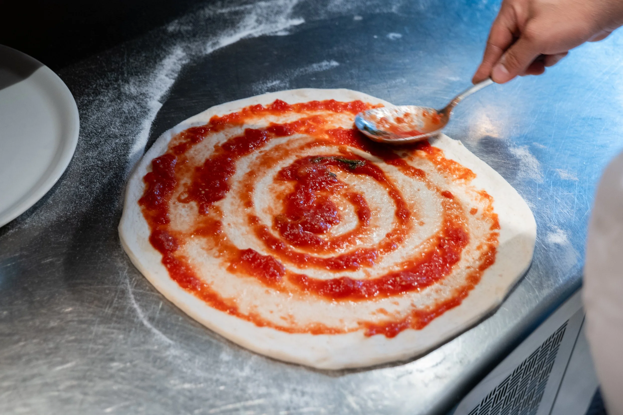 La Ruota di D'Arpa: Cos'è la Pizza Contemporanea di Forno Margherita