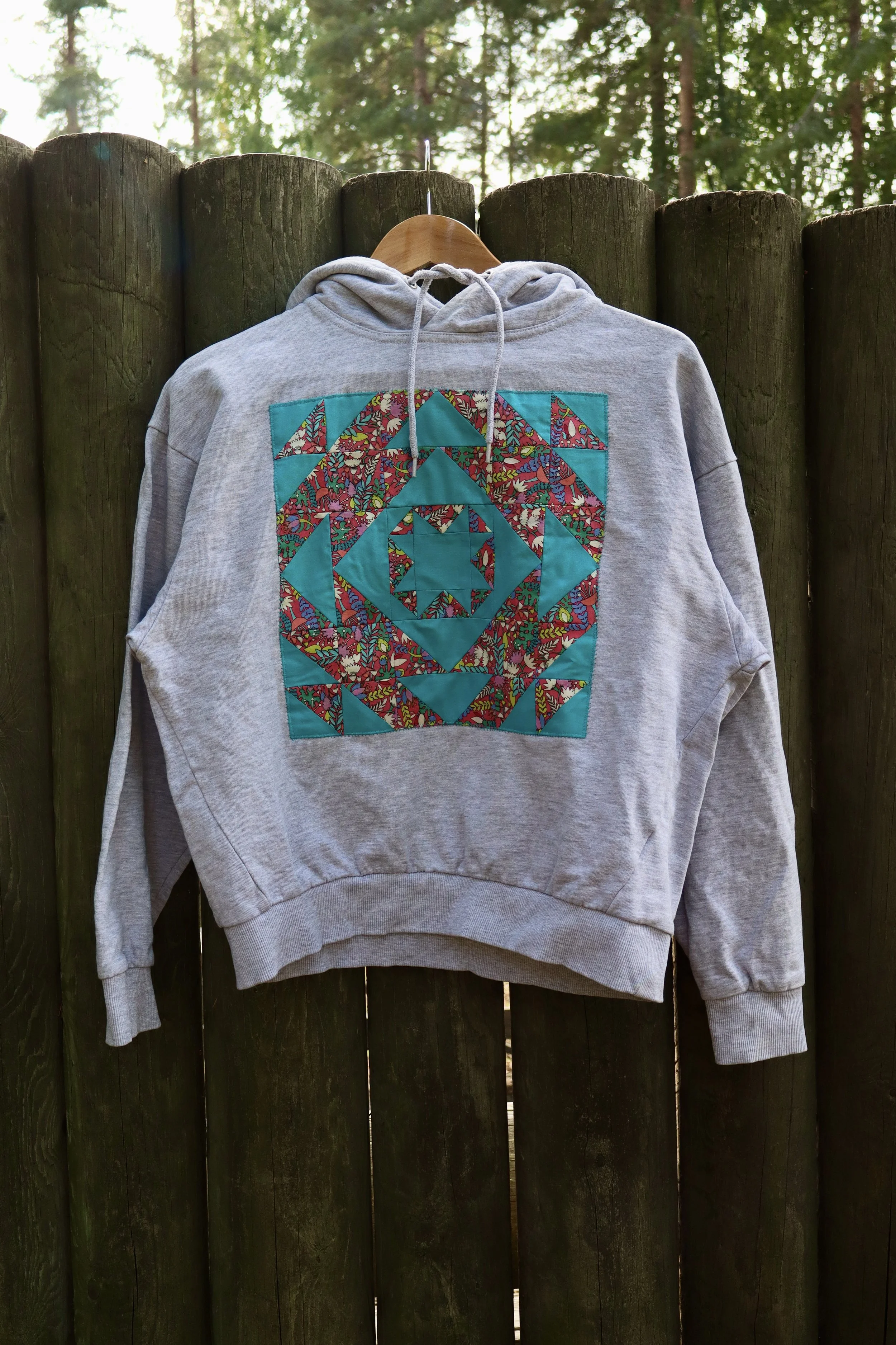 BluePink_star_sweater01.JPG