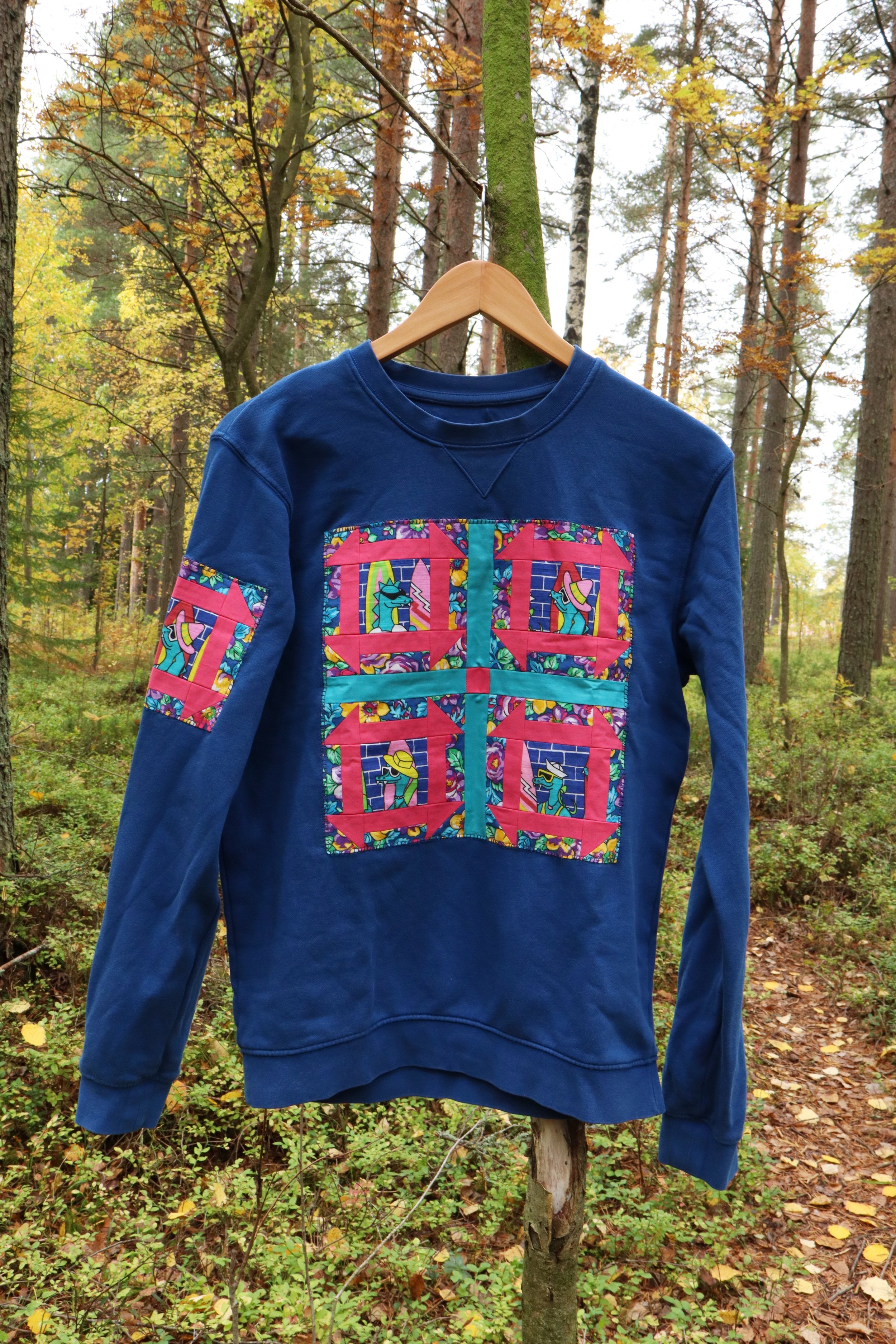 Croc_Rock_Sweater01.JPG