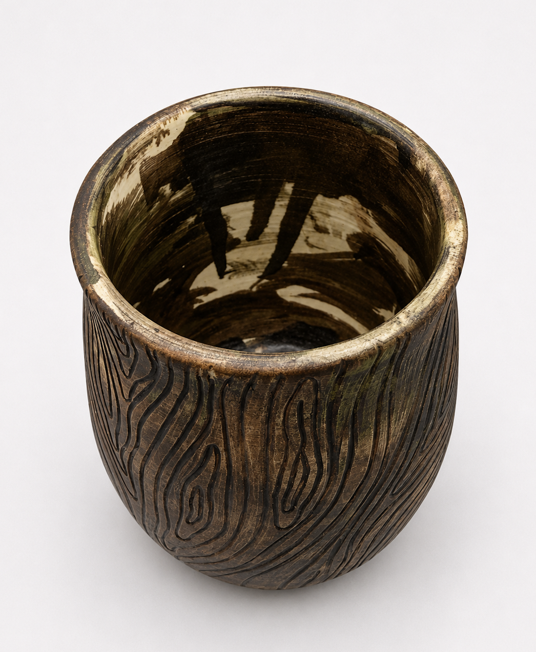 dark tree trunk 3.png