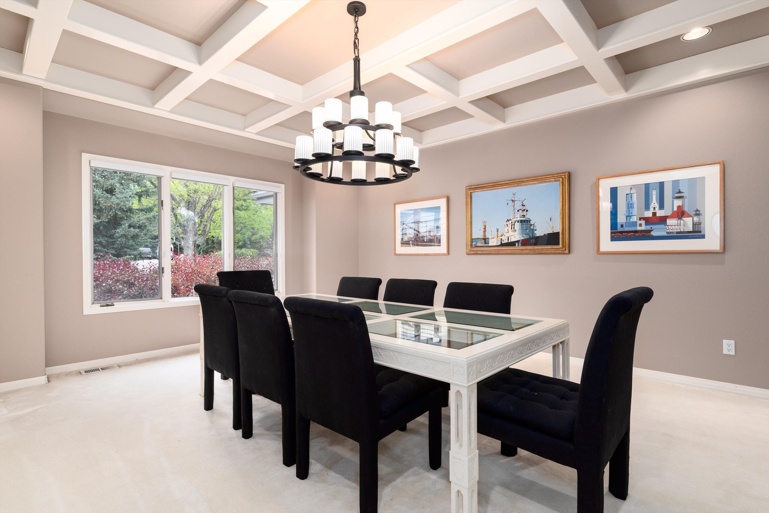 16-Dining Room.jpg