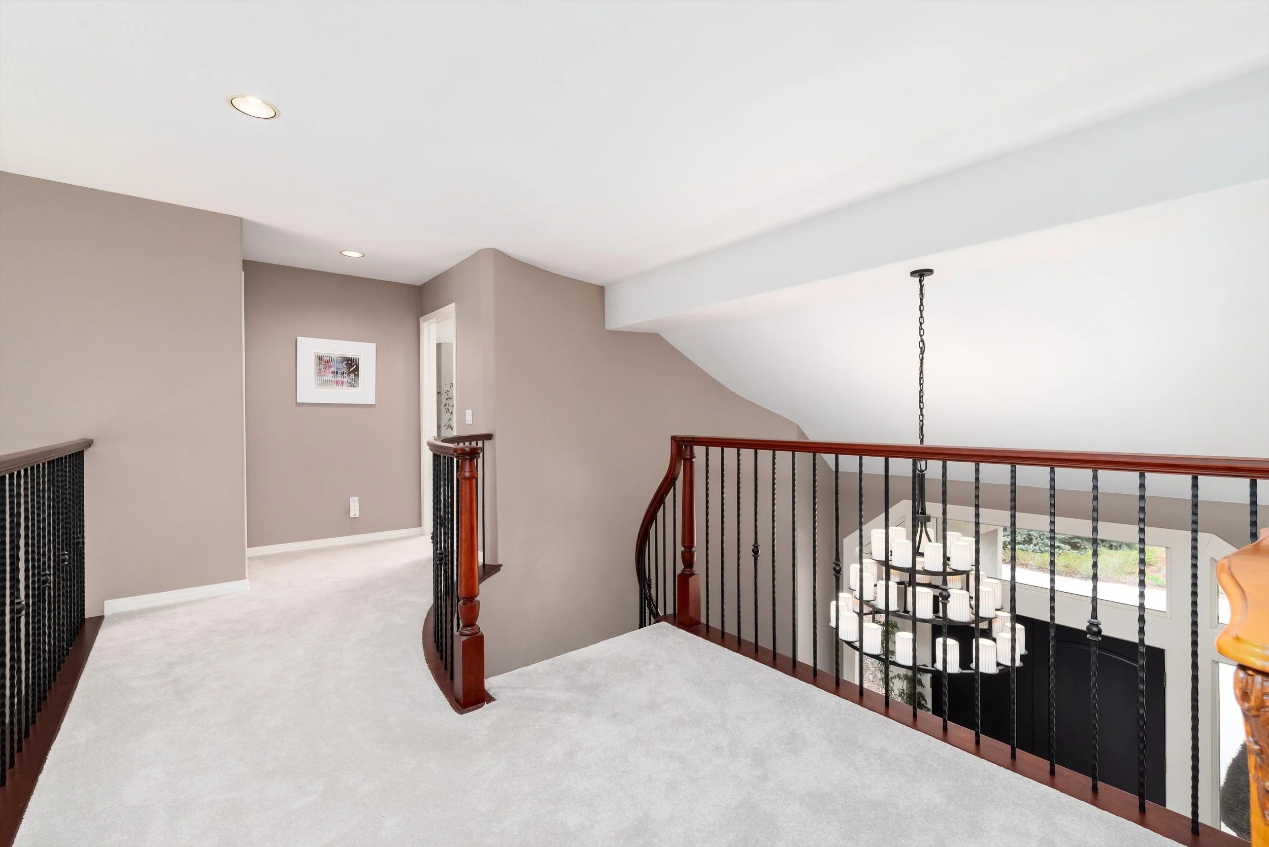 50-Upstairs Landing.jpg